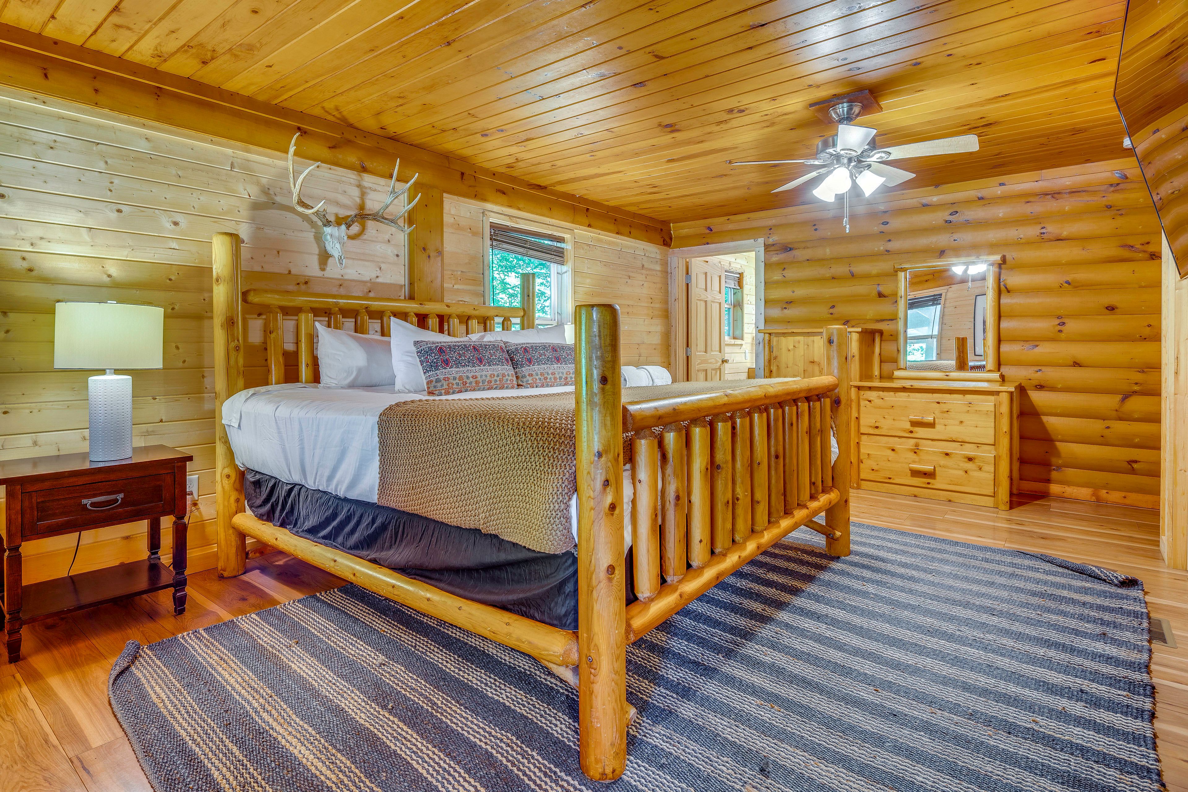 Bedroom 2 | King Bed