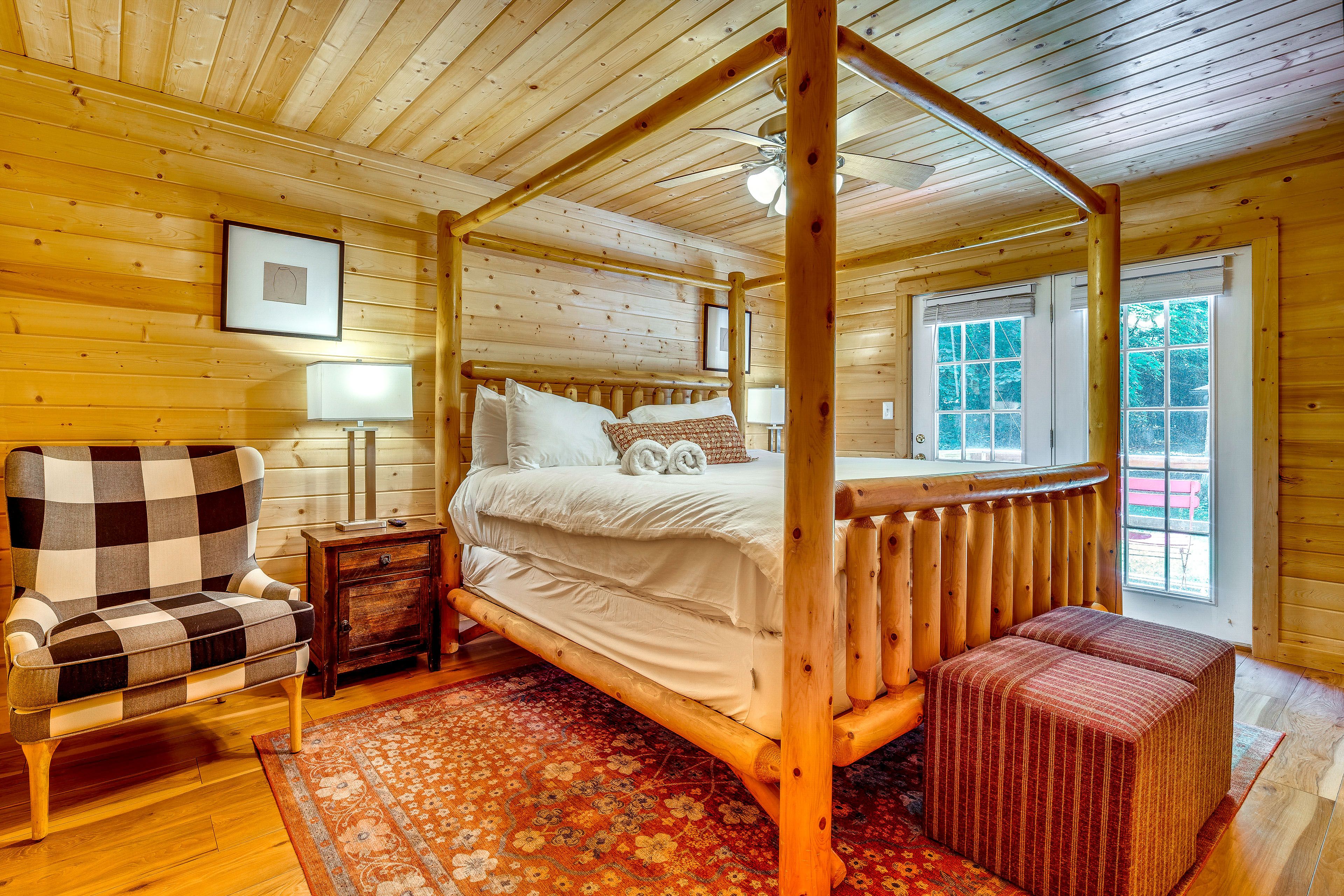 Bedroom 4 | Queen Bed
