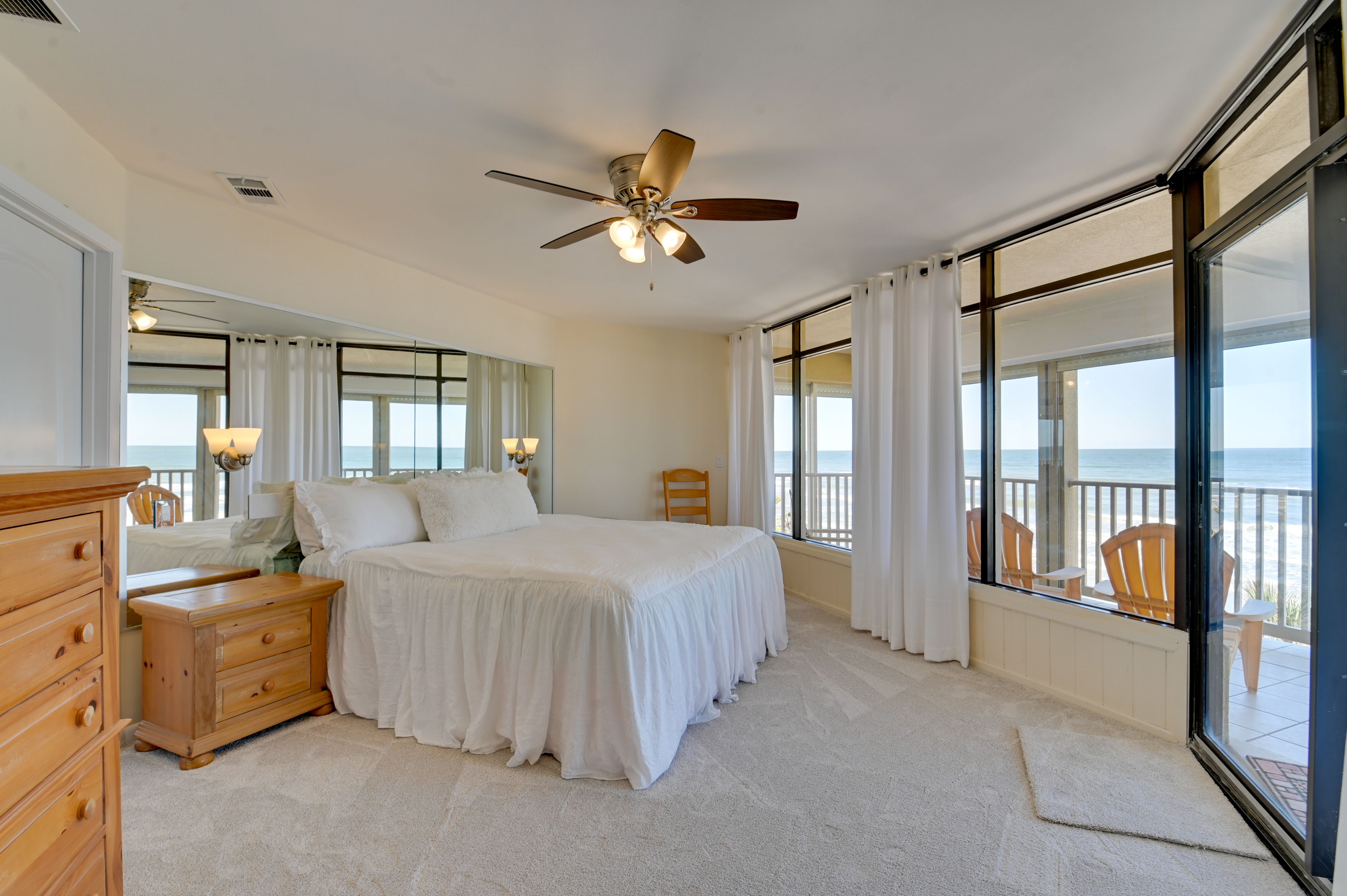 Bedroom 1 | King Bed