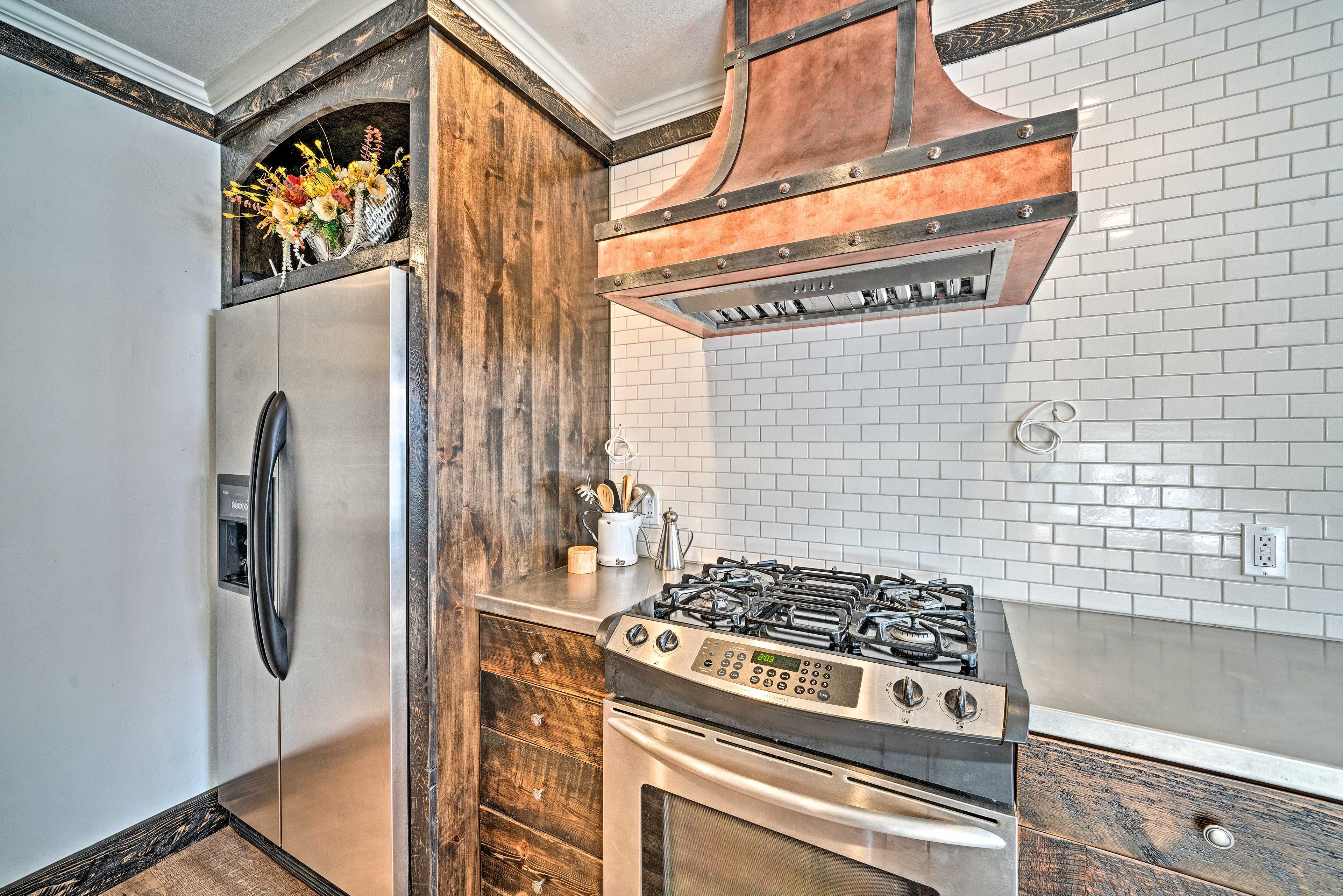 Be the chef you've wanted to be in this gourmet quality kitchen.