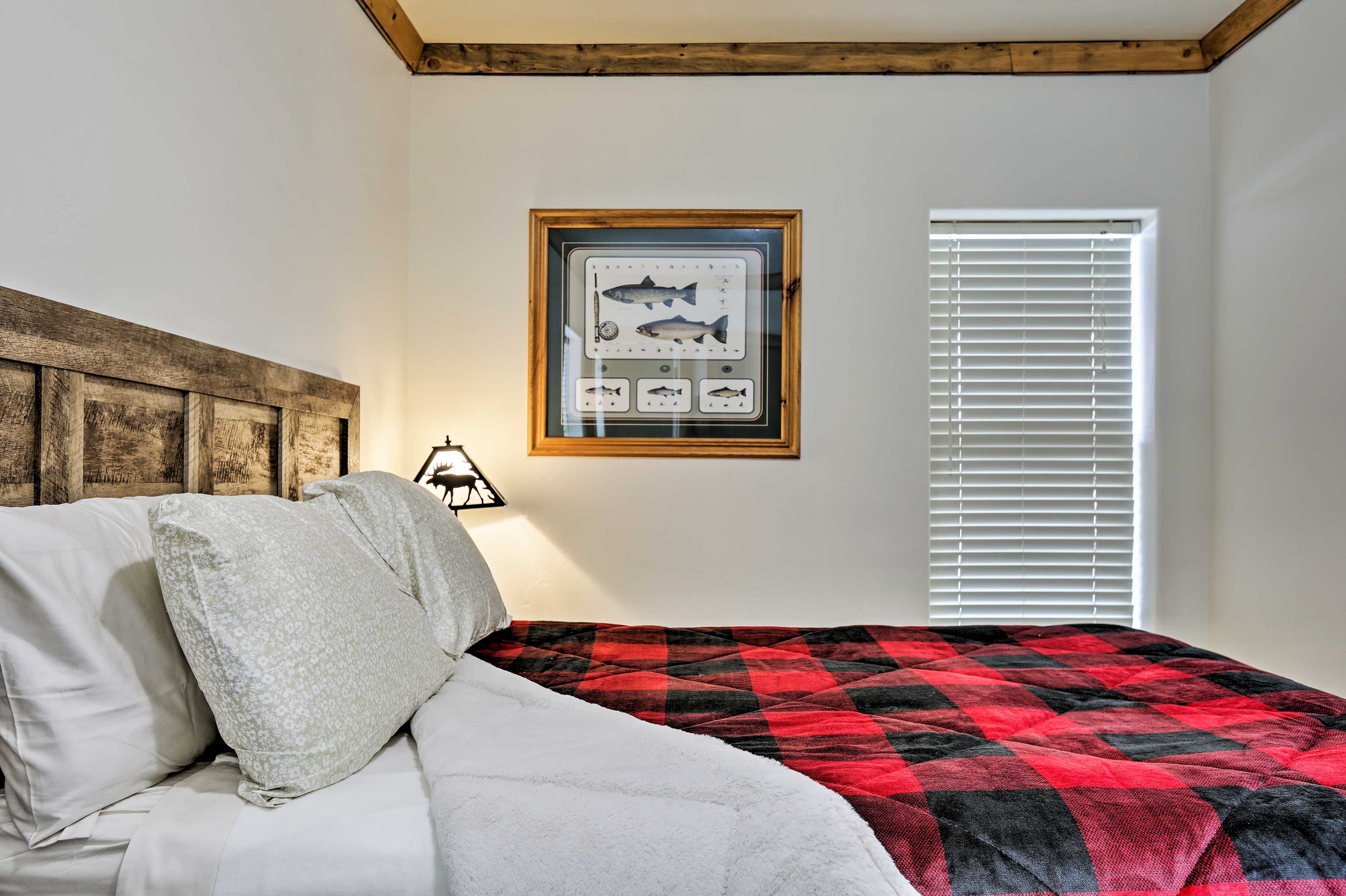 Bedroom 1 | Queen Bed | Linens Provided
