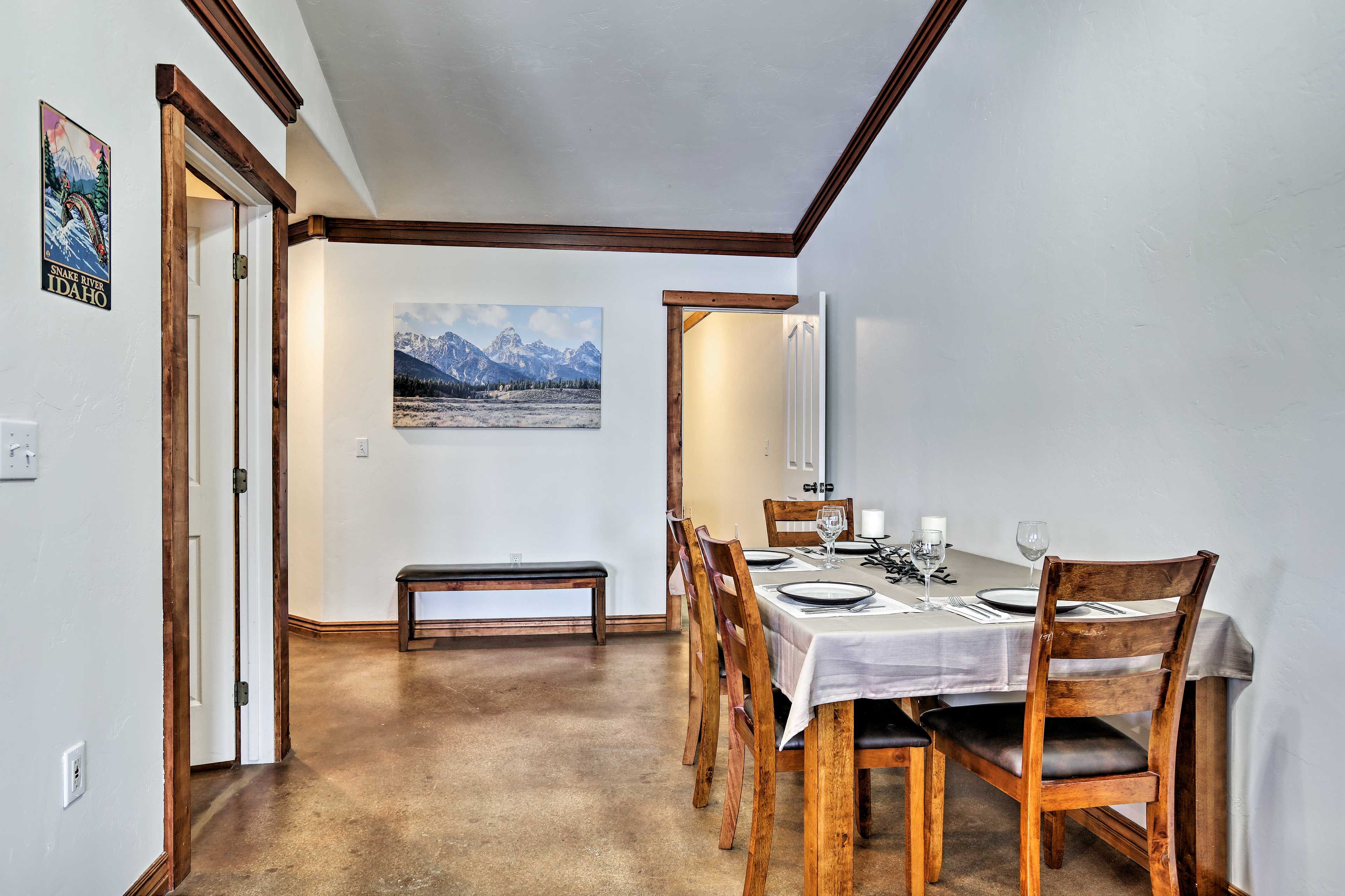 Dining Space | Dishware/Flatware