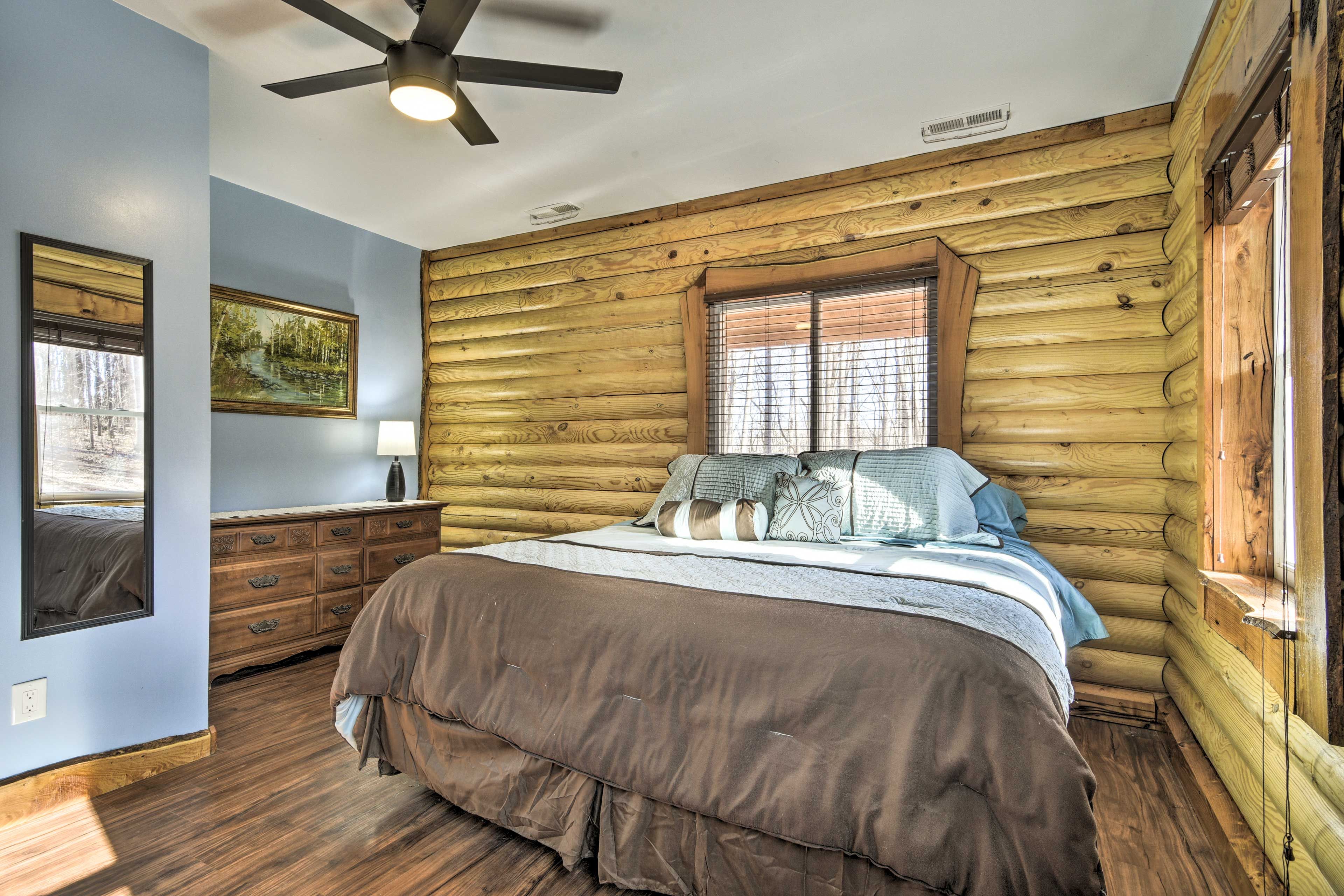 Bedroom 1 | King Bed | Linens Provided