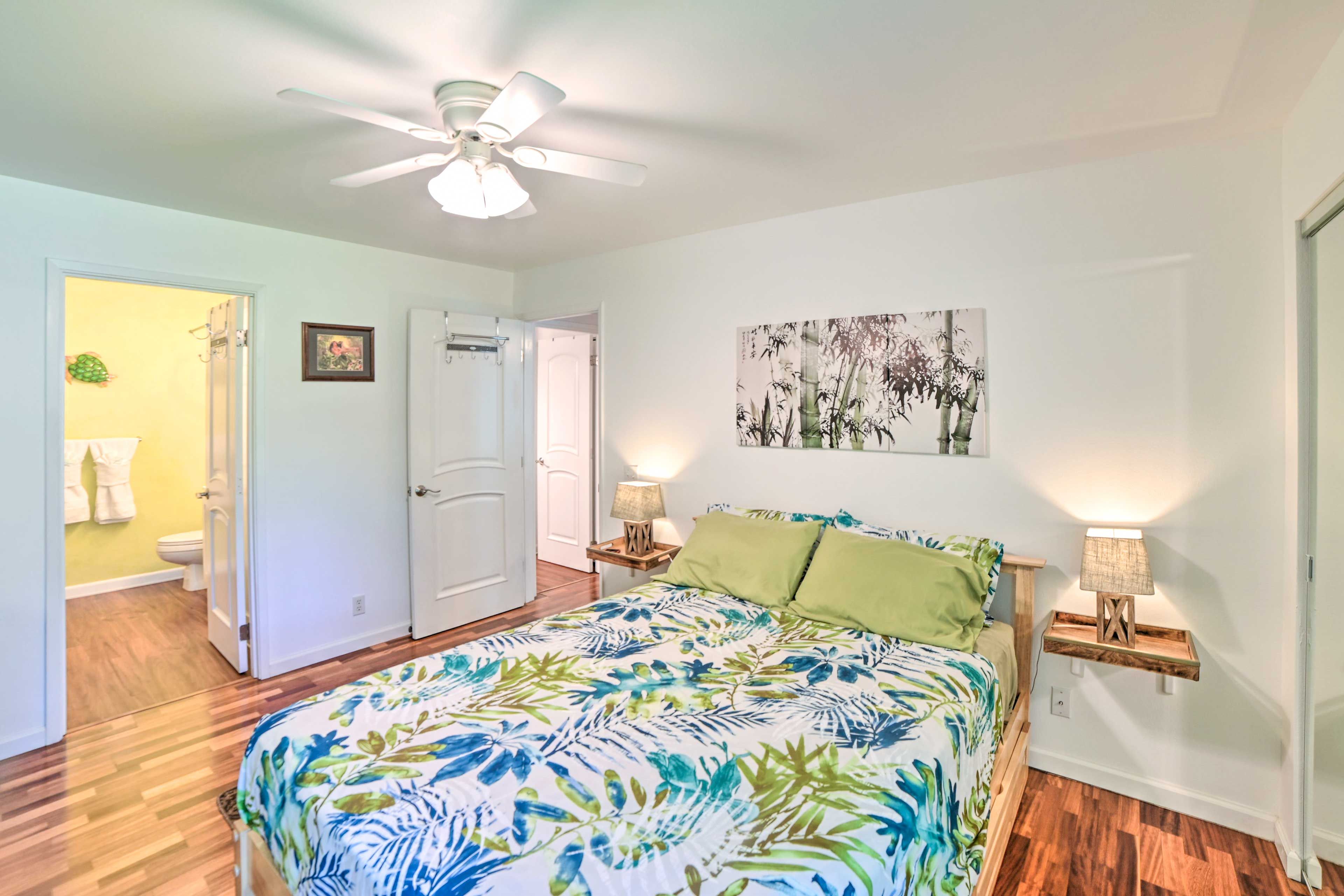 Bedroom 1 | Queen Bed