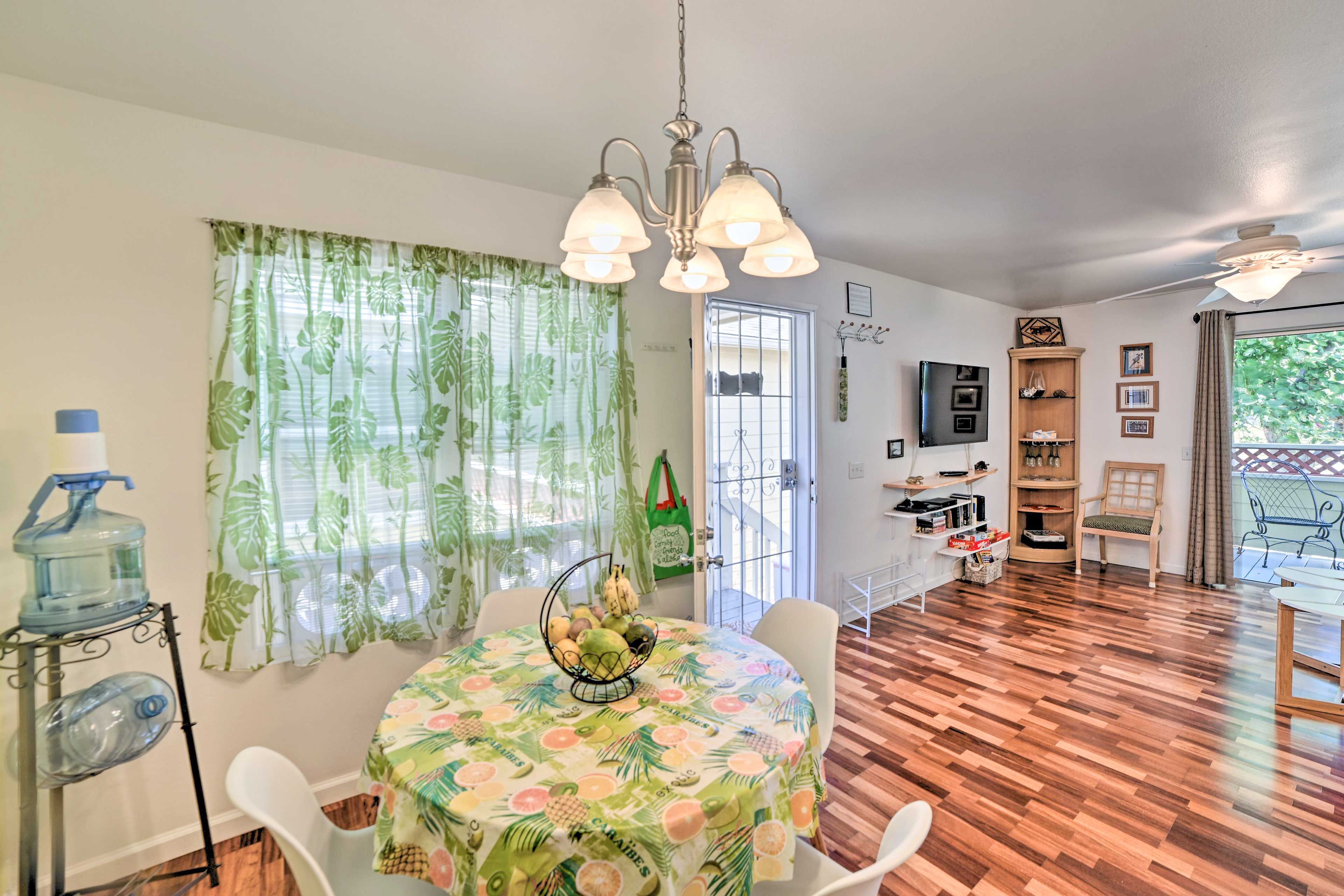 Dining Area | Dishware/Flatware