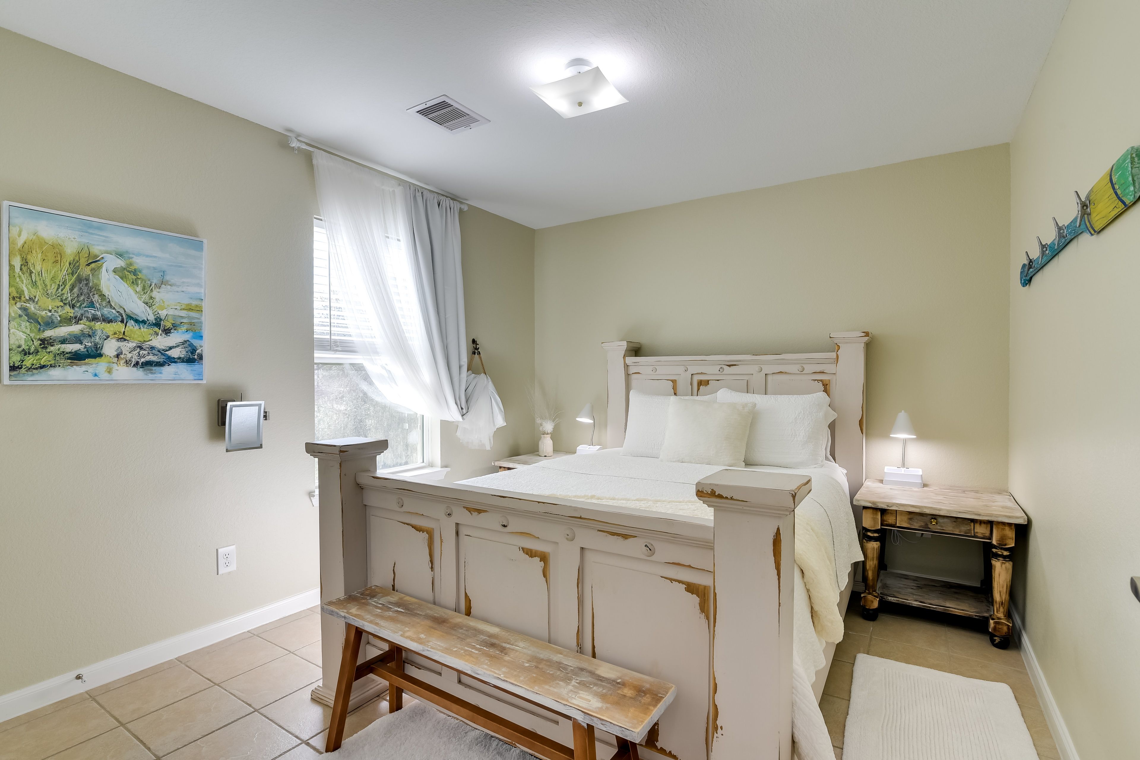 Bedroom 2 | Queen Bed