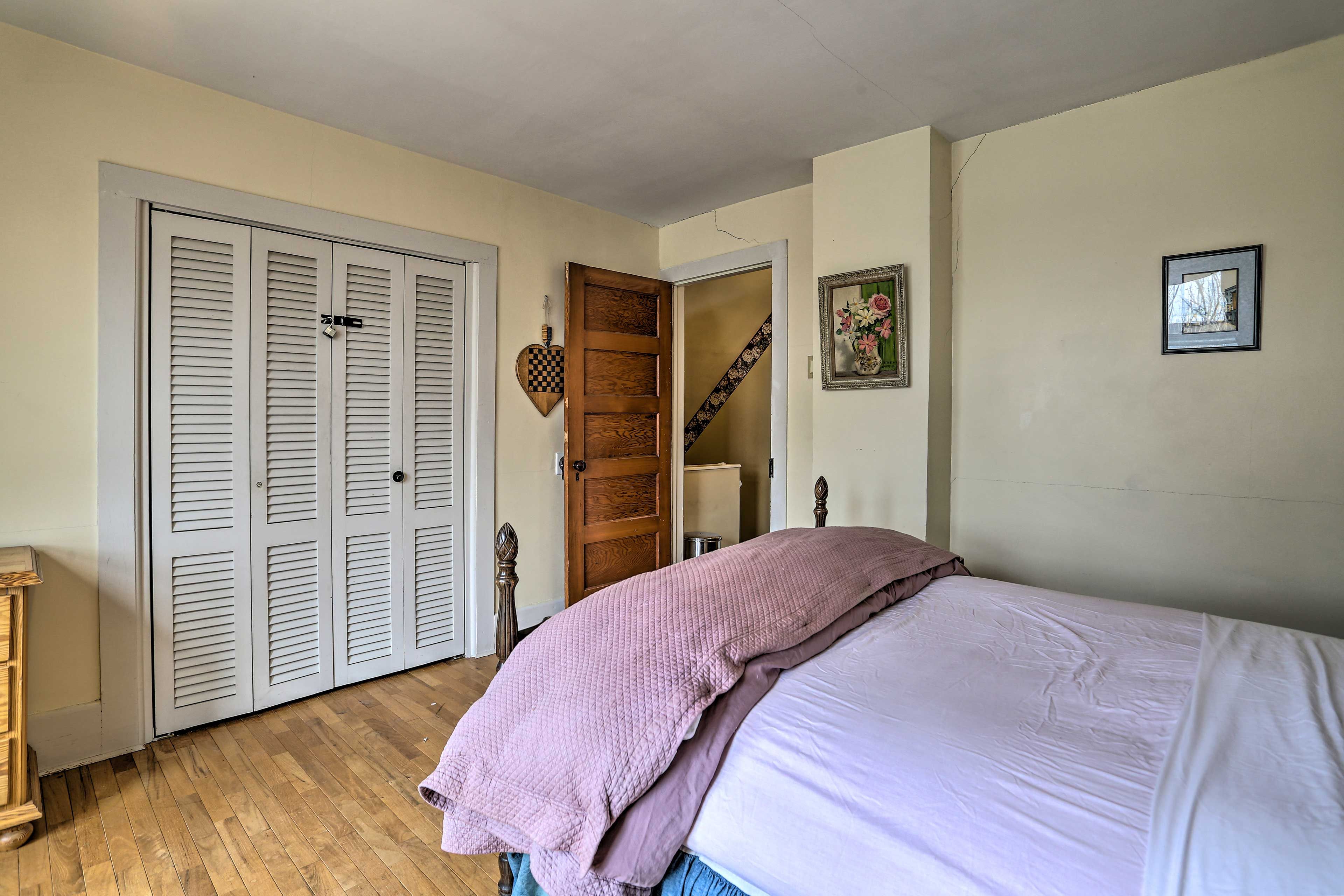 Take a nap on the queen bed.