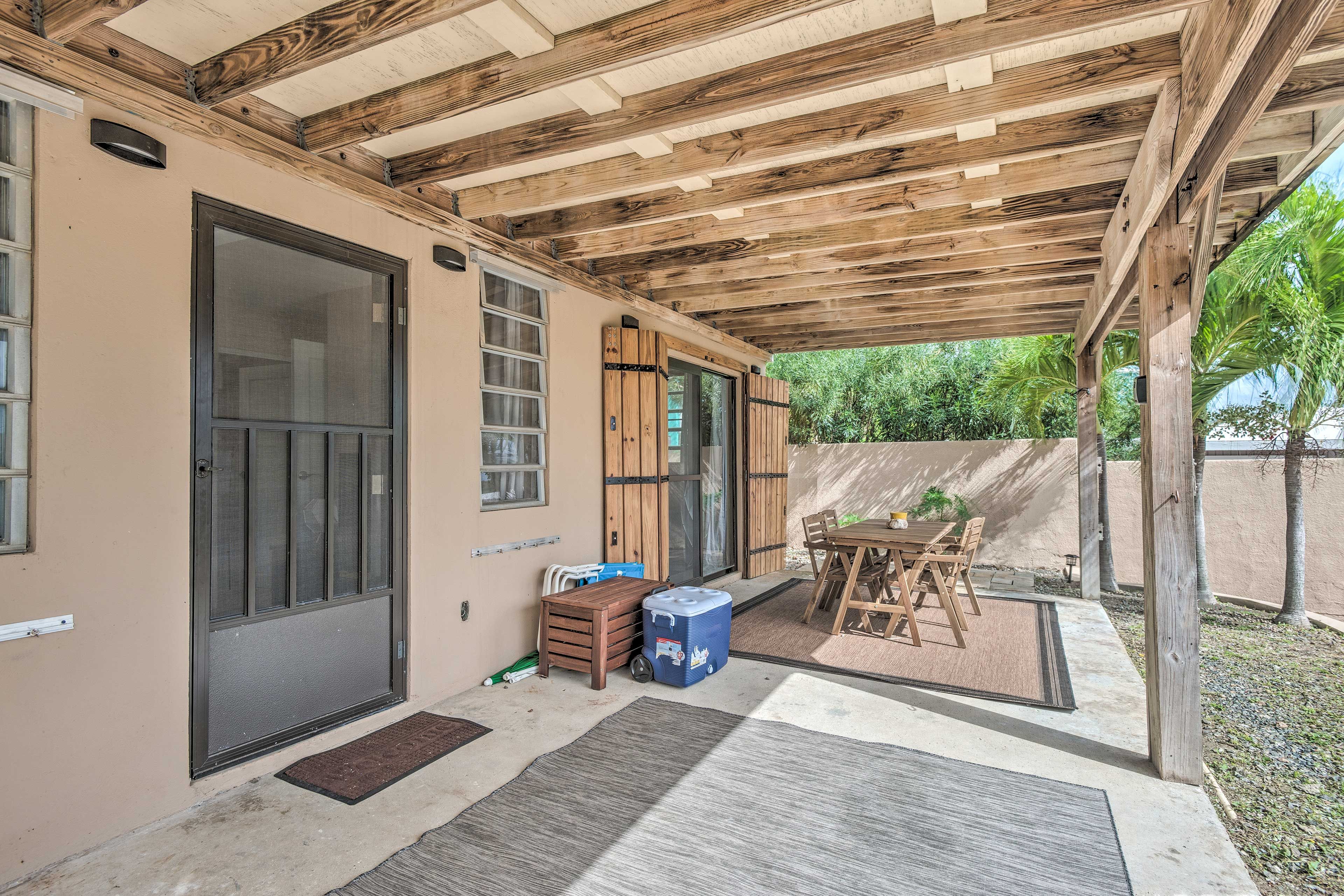 Covered Patio | Outdoor Dining