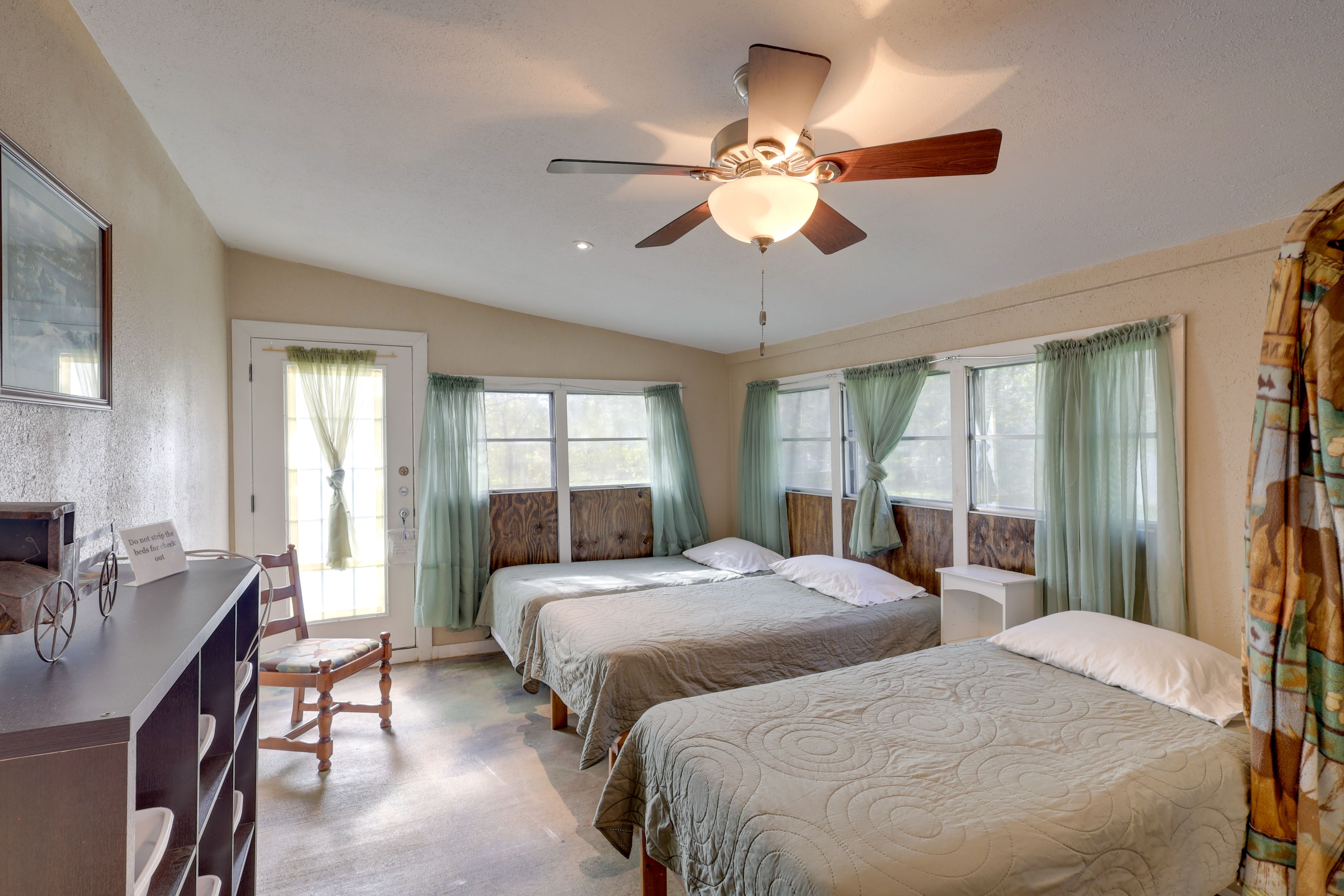 Bedroom 4 | 6 Twin Beds