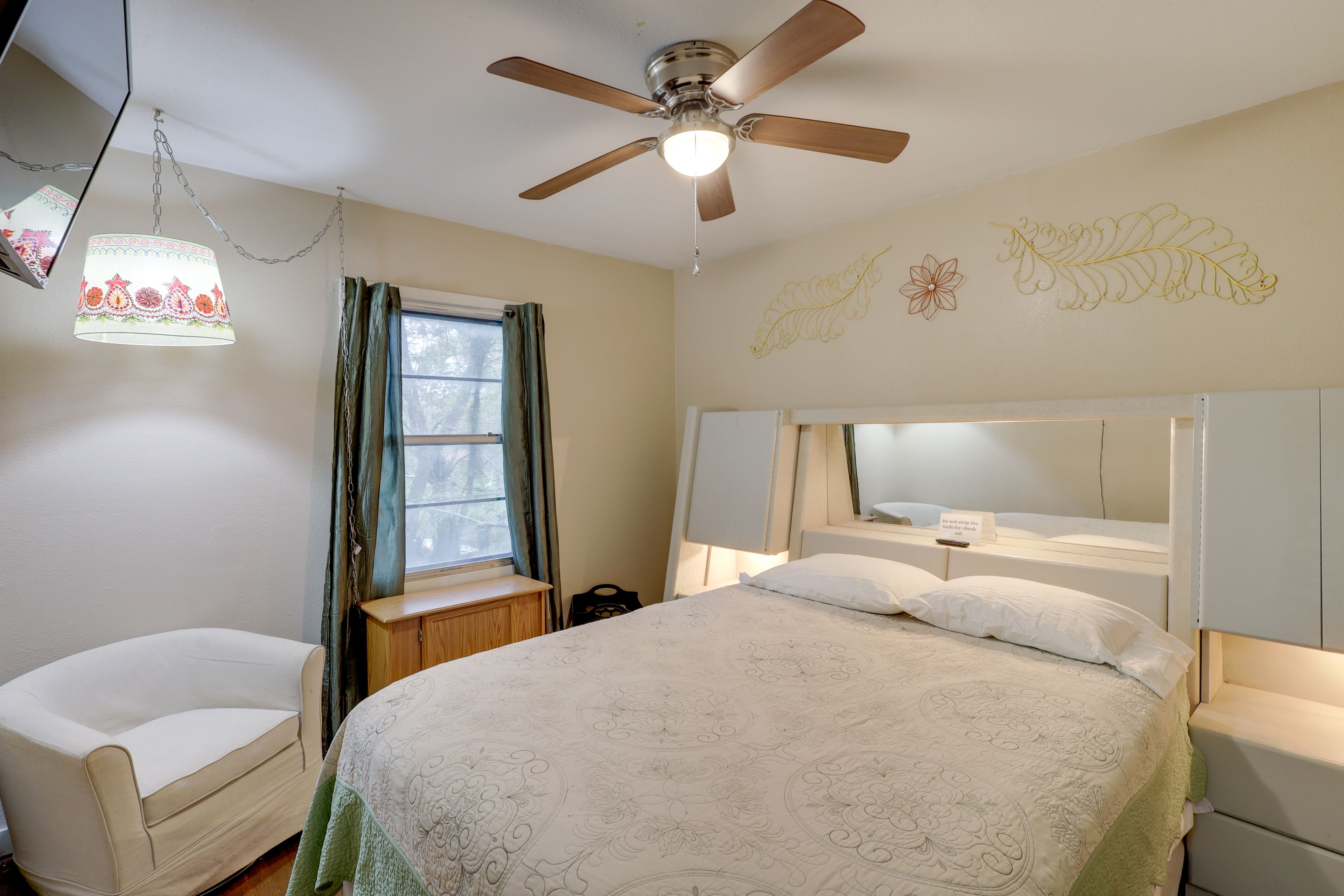 Bedroom 2 | Queen Bed