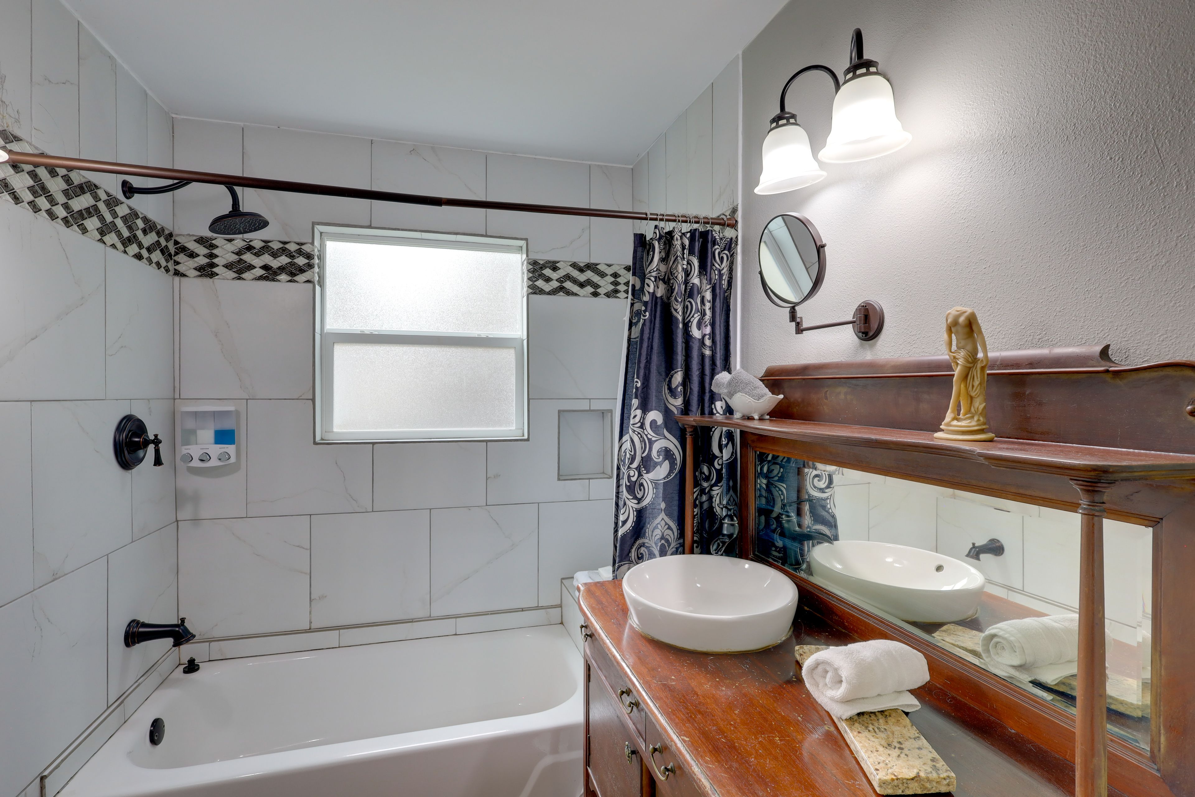 Bathroom | Towels Provided