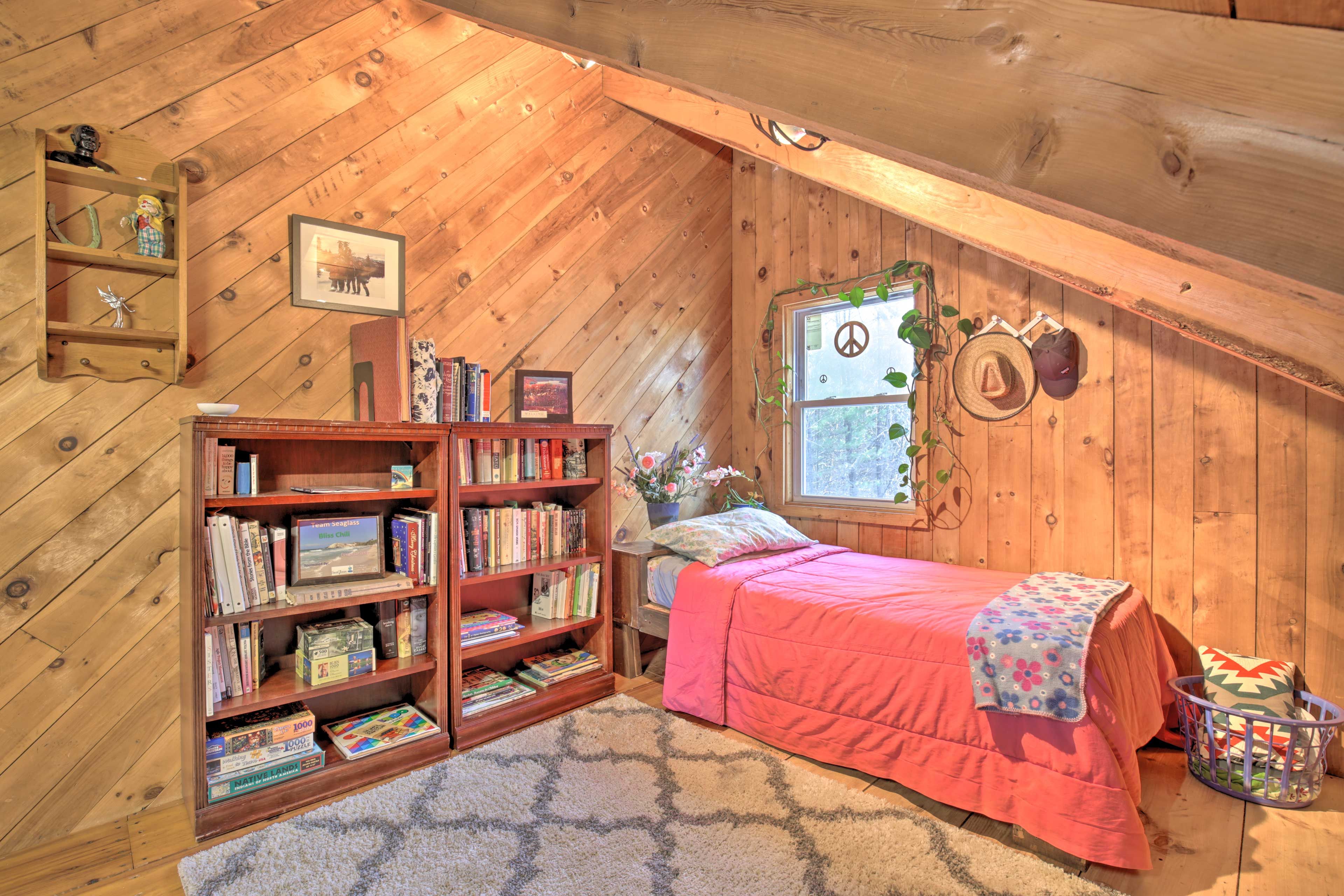 Loft | Twin Bed | Workspace | Books & Board Games