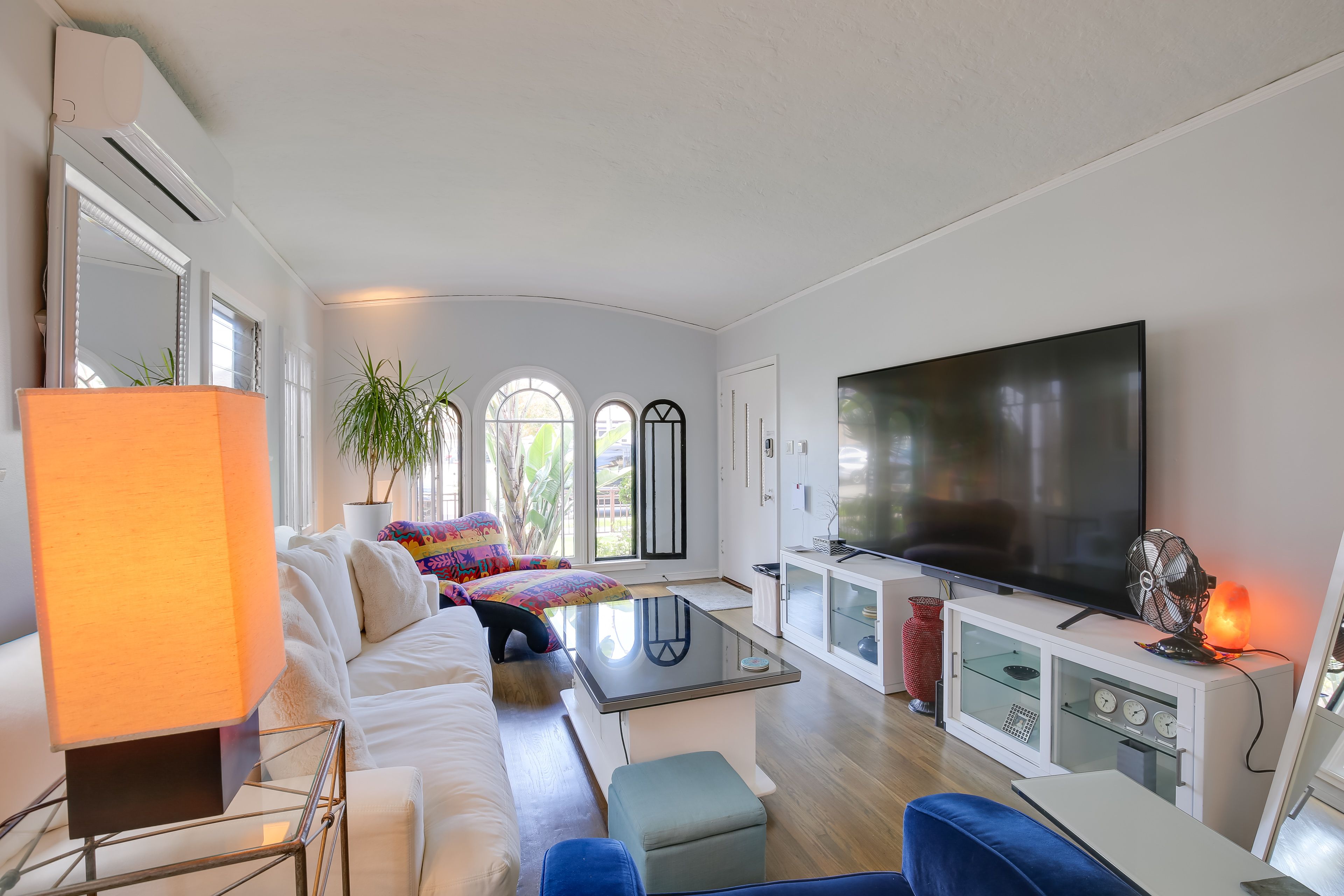 Living Room | Smart TV | Free WiFi