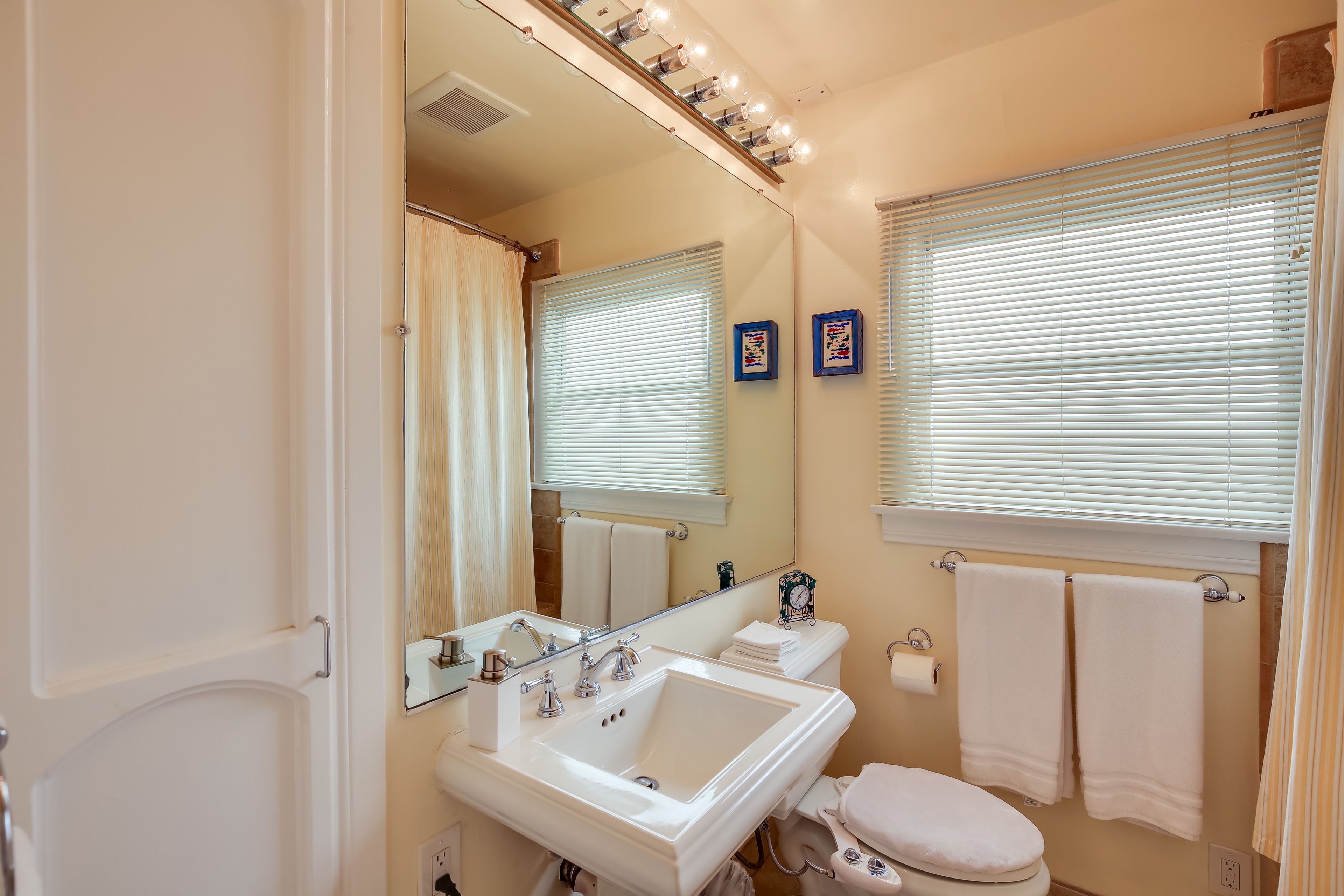 Full Bath | Towels Provided | Hair Dryer | Complimentary Toiletries | Shower