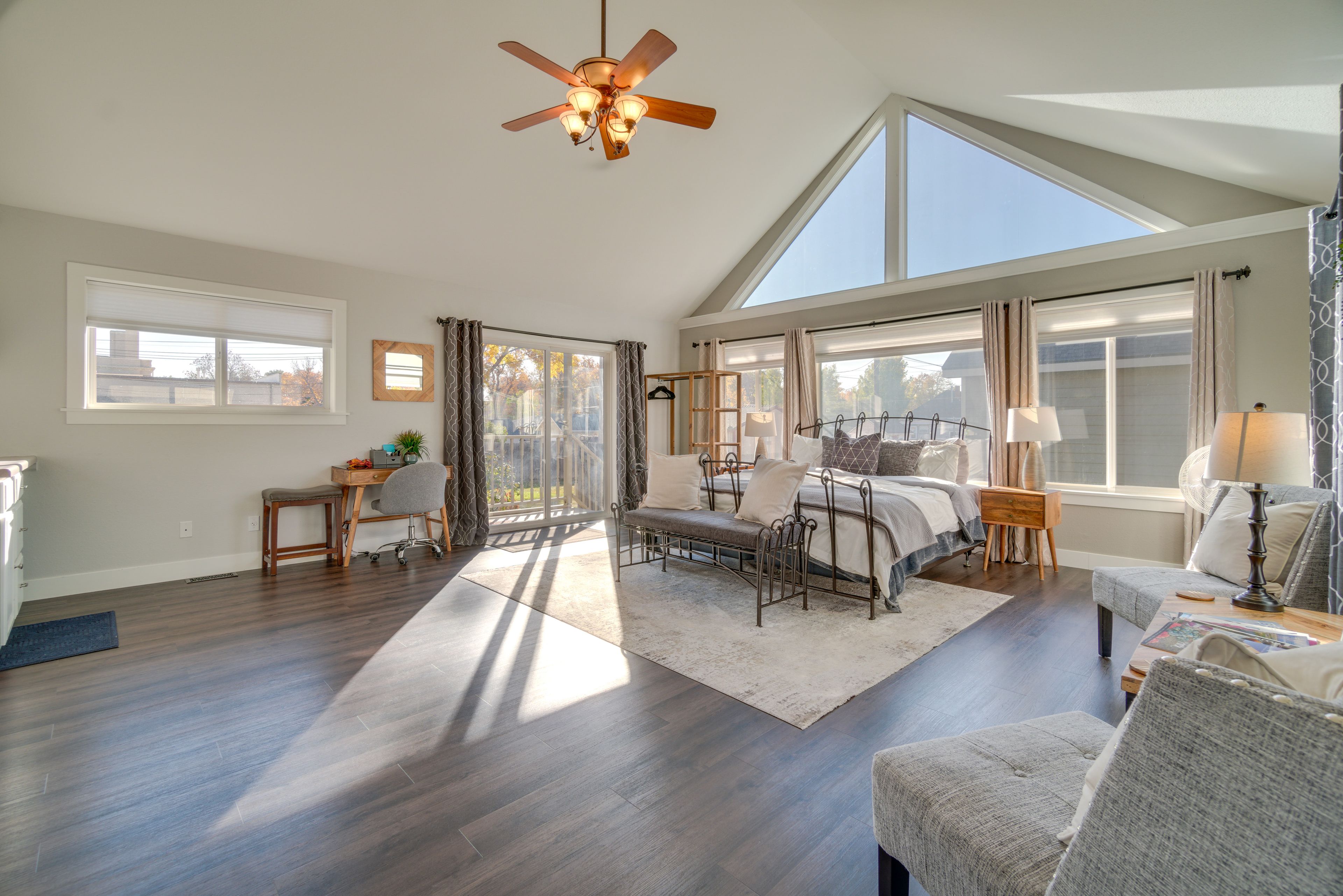 Bedroom Suite | En-Suite Bathroom | Kitchenette