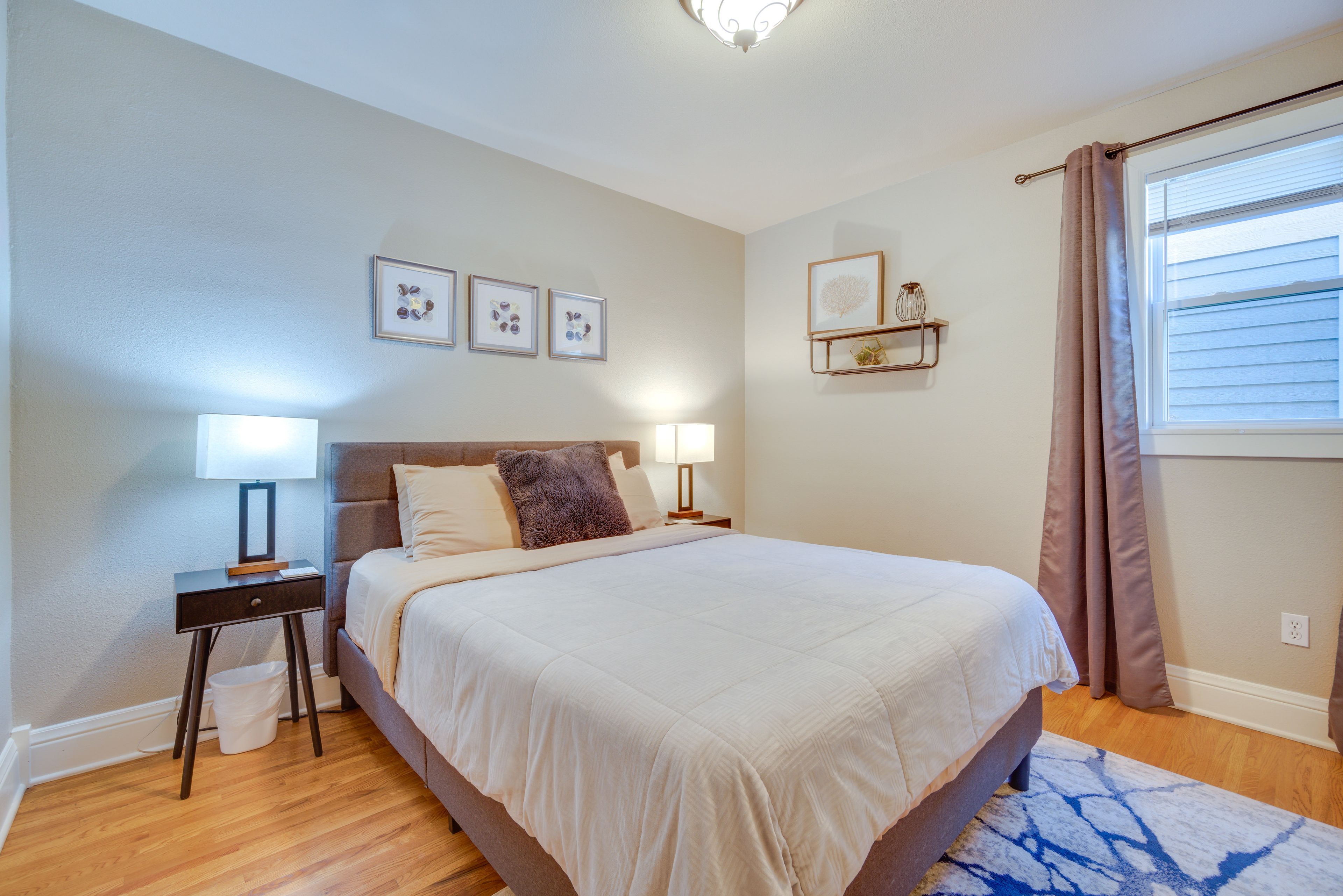 Bedroom 3 | Queen Bed