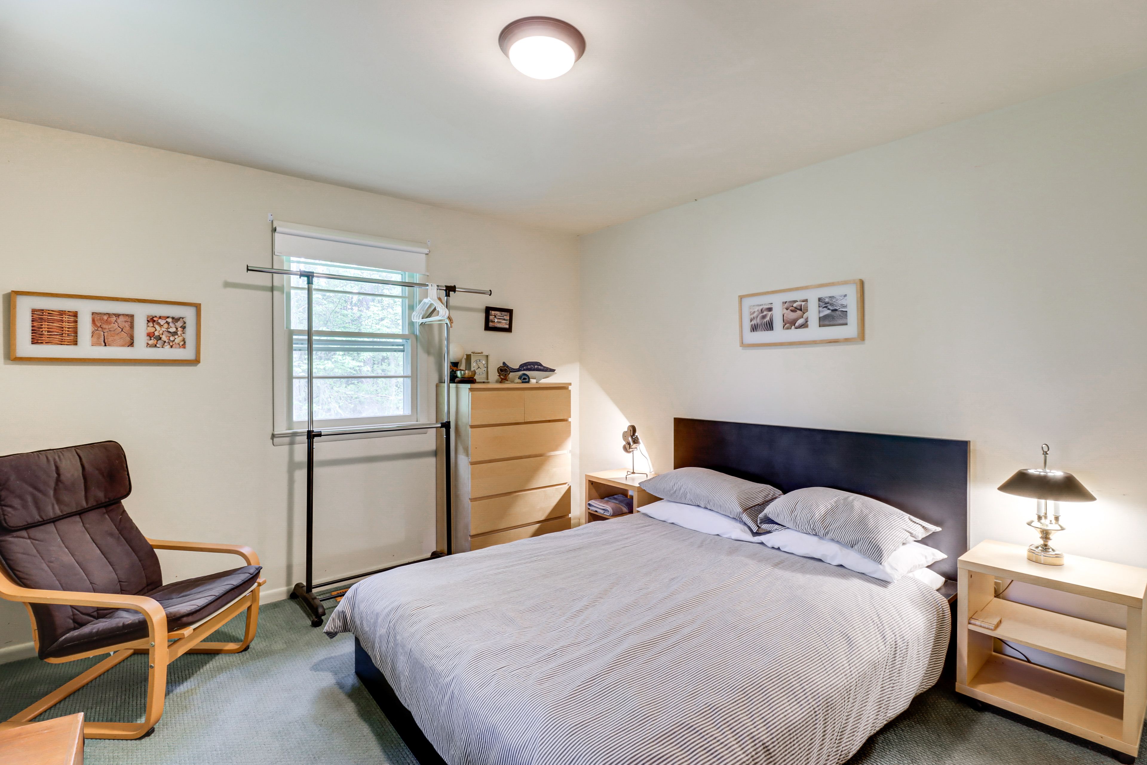 Bedroom 1 | Queen Bed