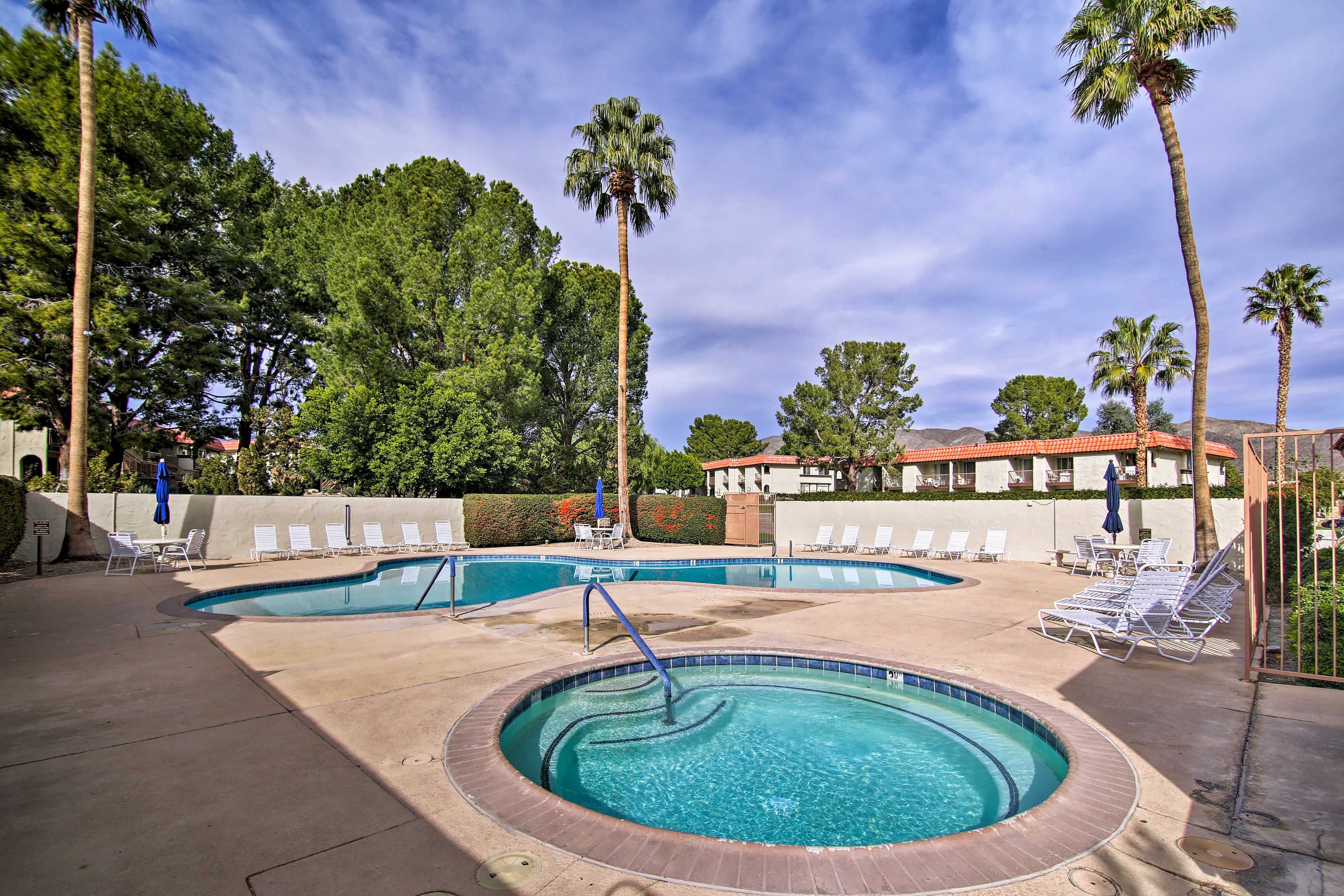 Community Pool & Hot Tub