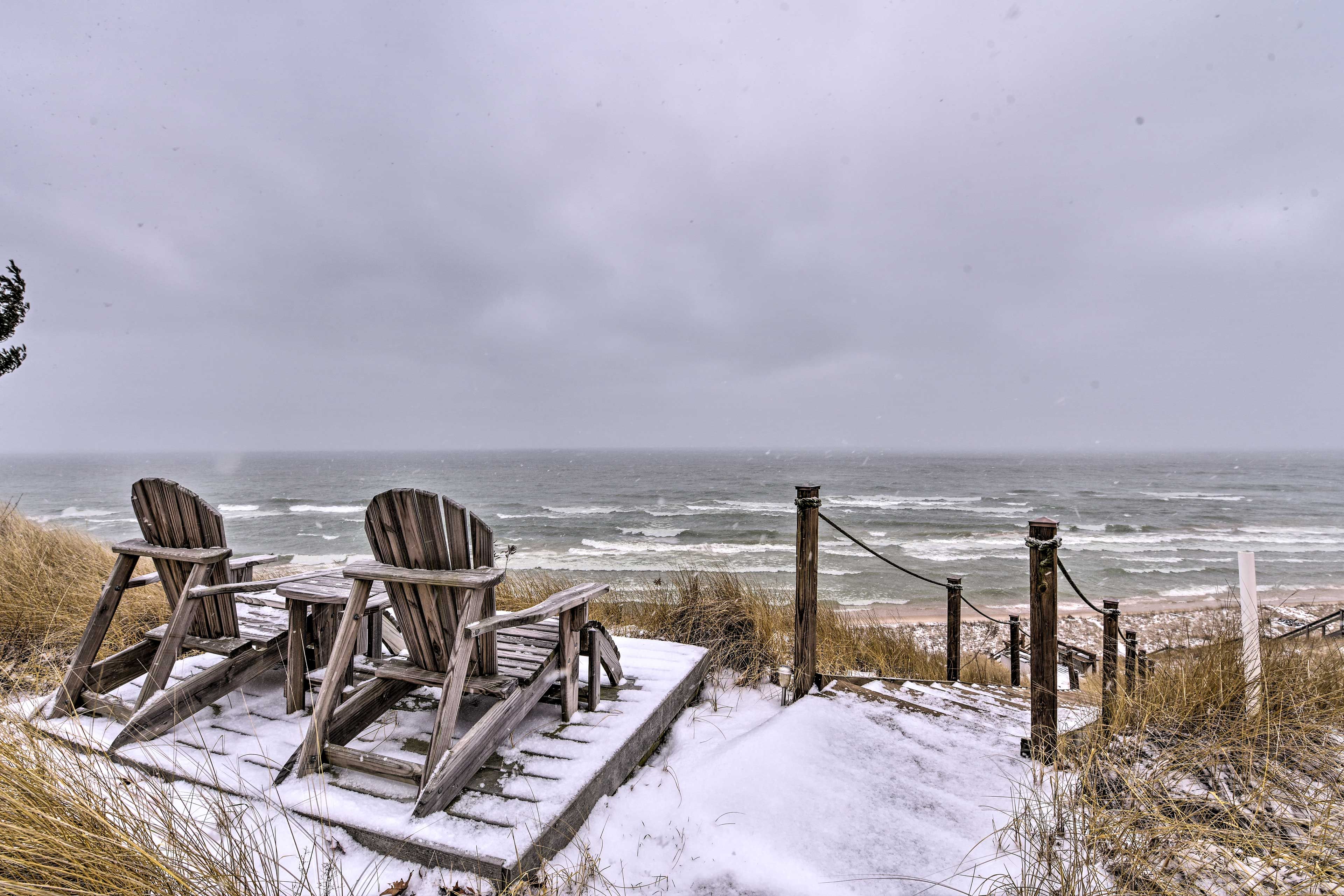 You will have the best seat in the house at these lounge chairs.