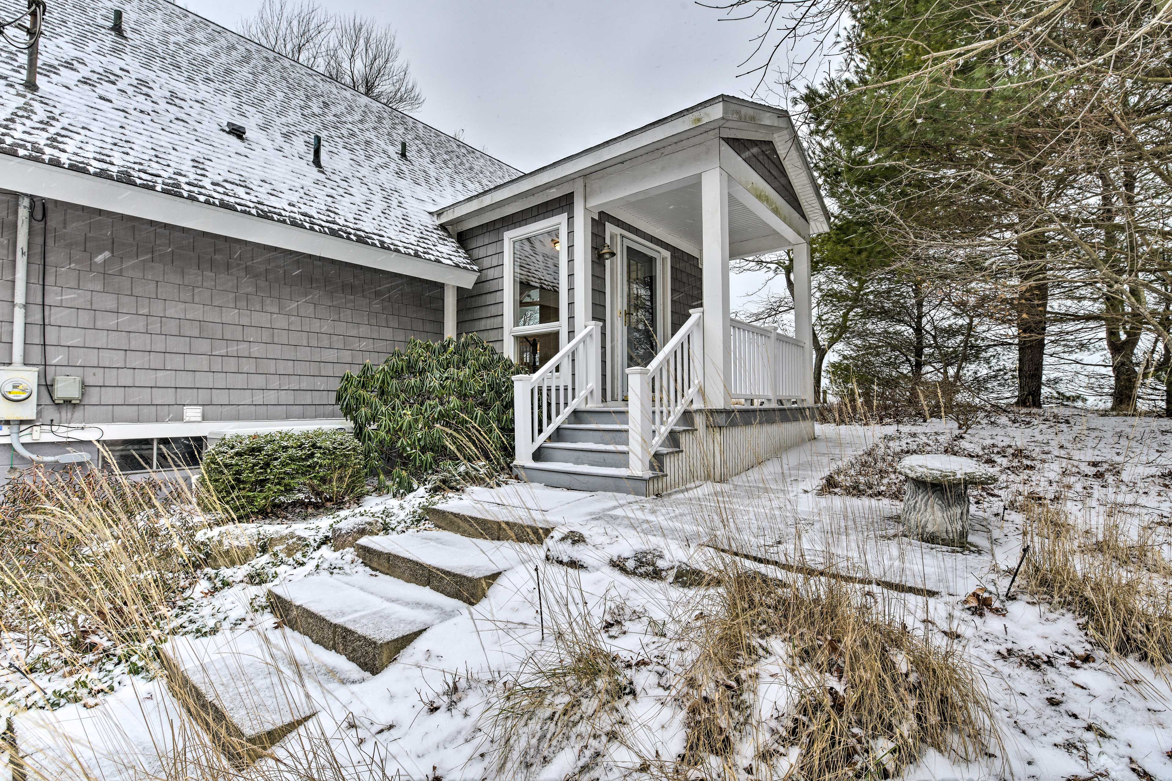 You will discover all of the comforts of home in this vacation rental.