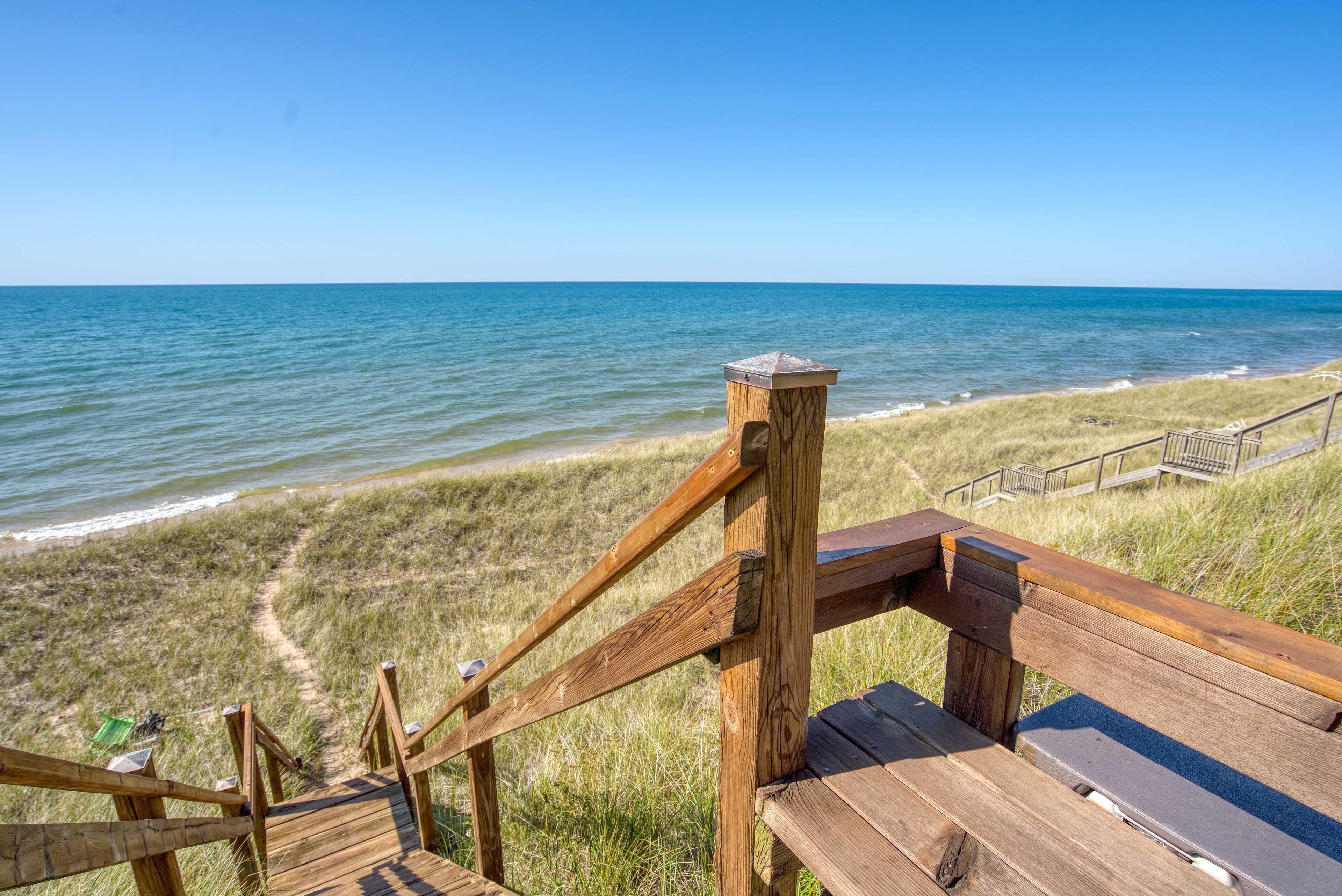 There are several steep steps to reach the beach.