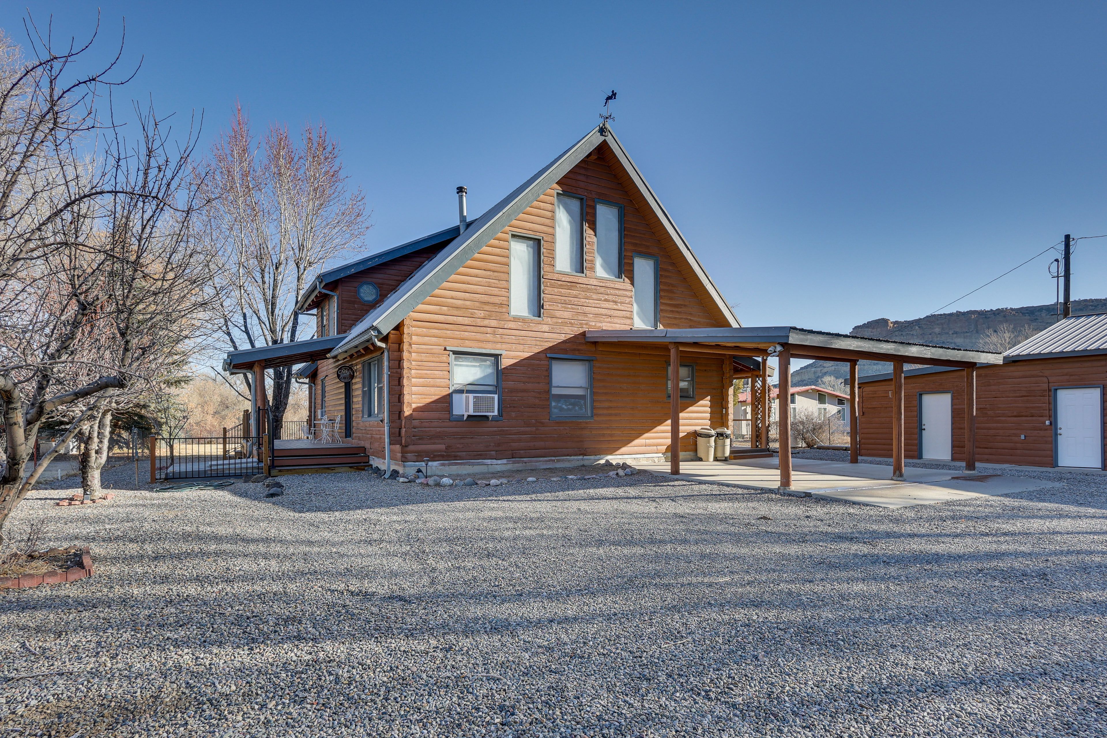 Parking | Driveway (3 Vehicles)