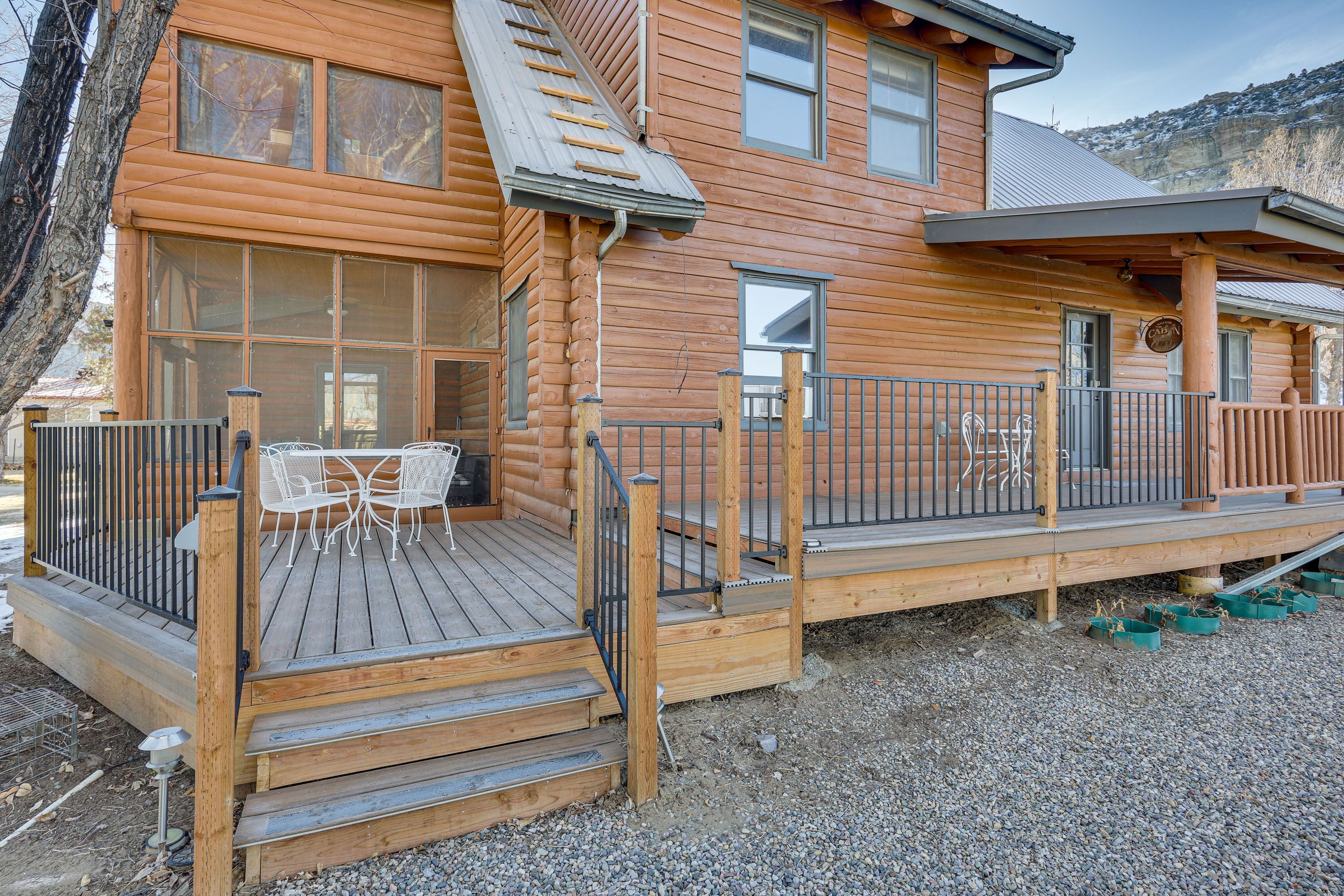 Exterior | Gas Grill | Fire Pit