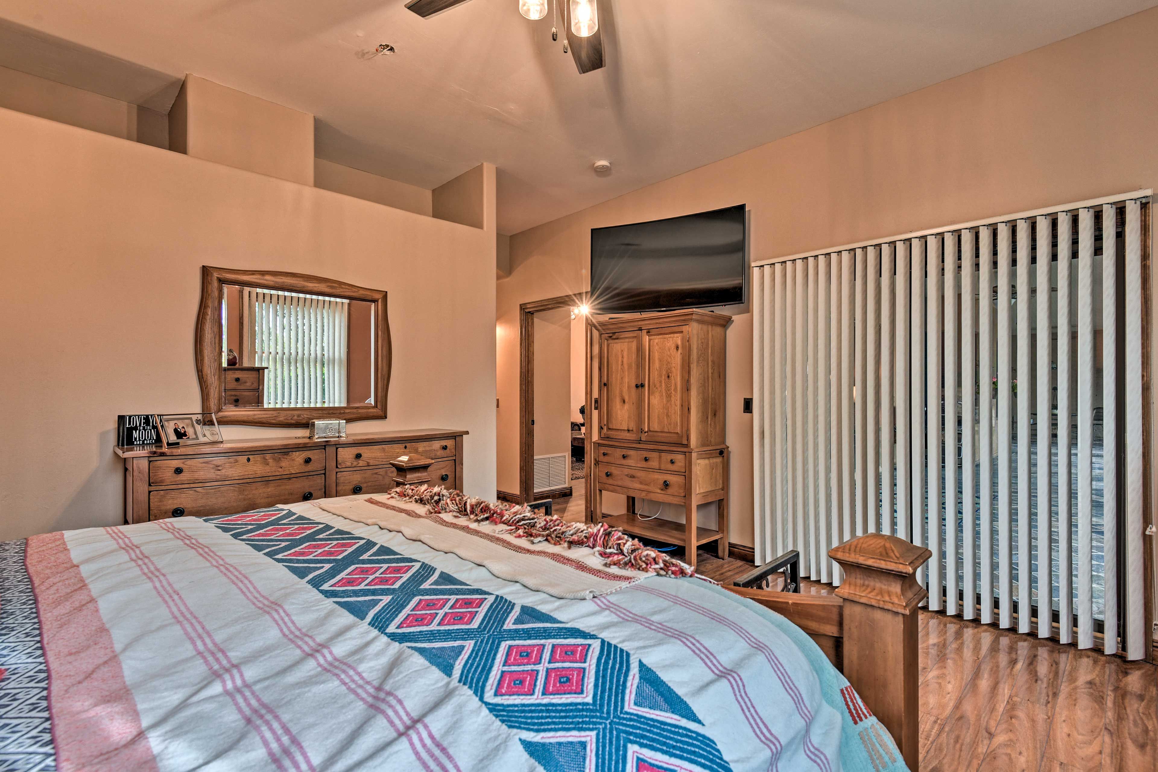 Bedroom 1 | Smart TV