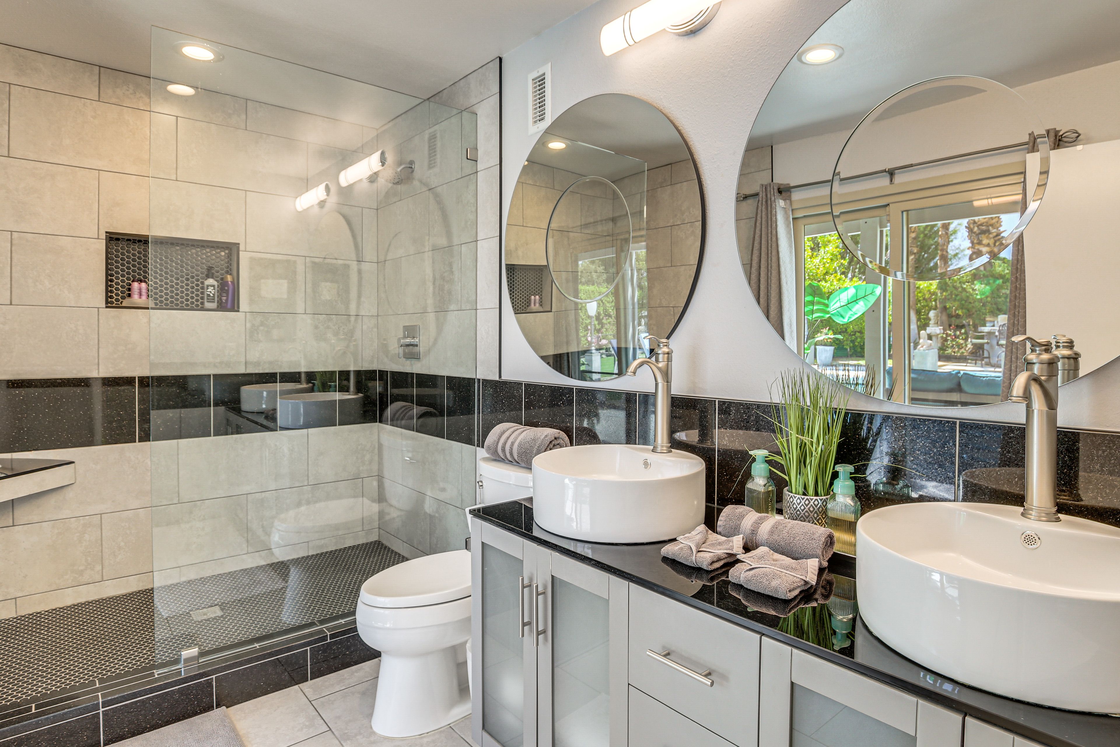 En-Suite Bathroom | Towels Provided