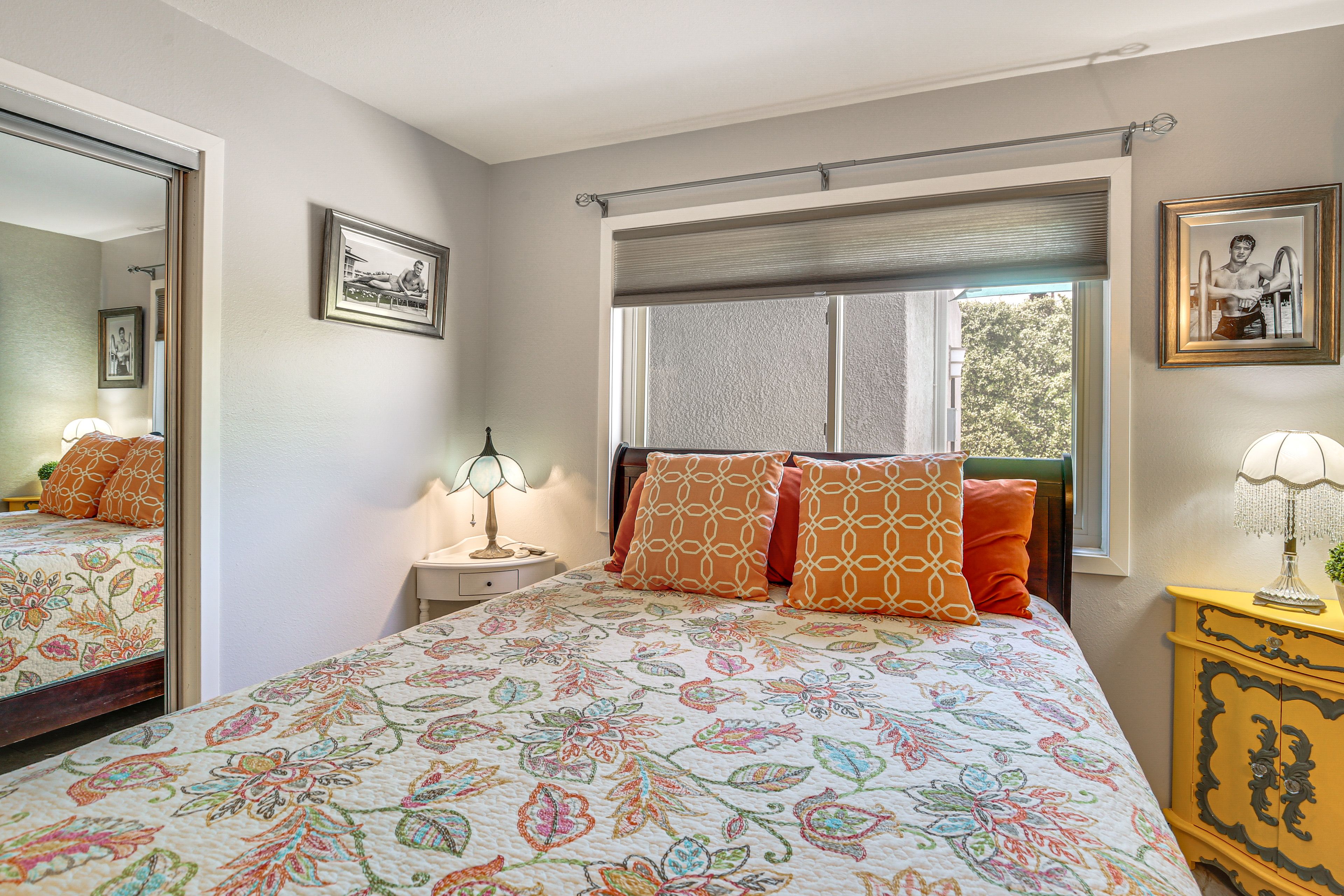 Bedroom 2 | Queen Bed