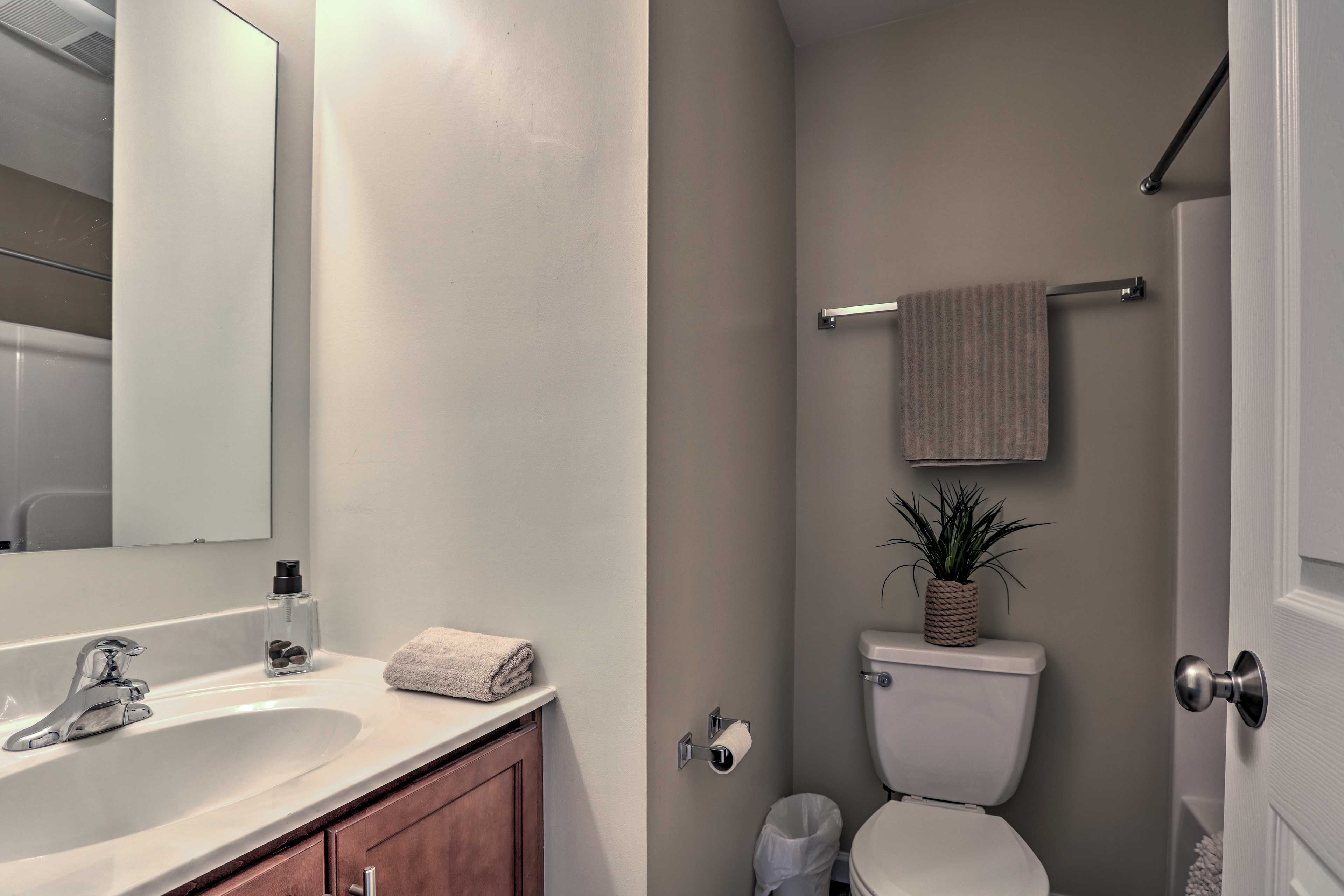 Bathroom | Upper Level
