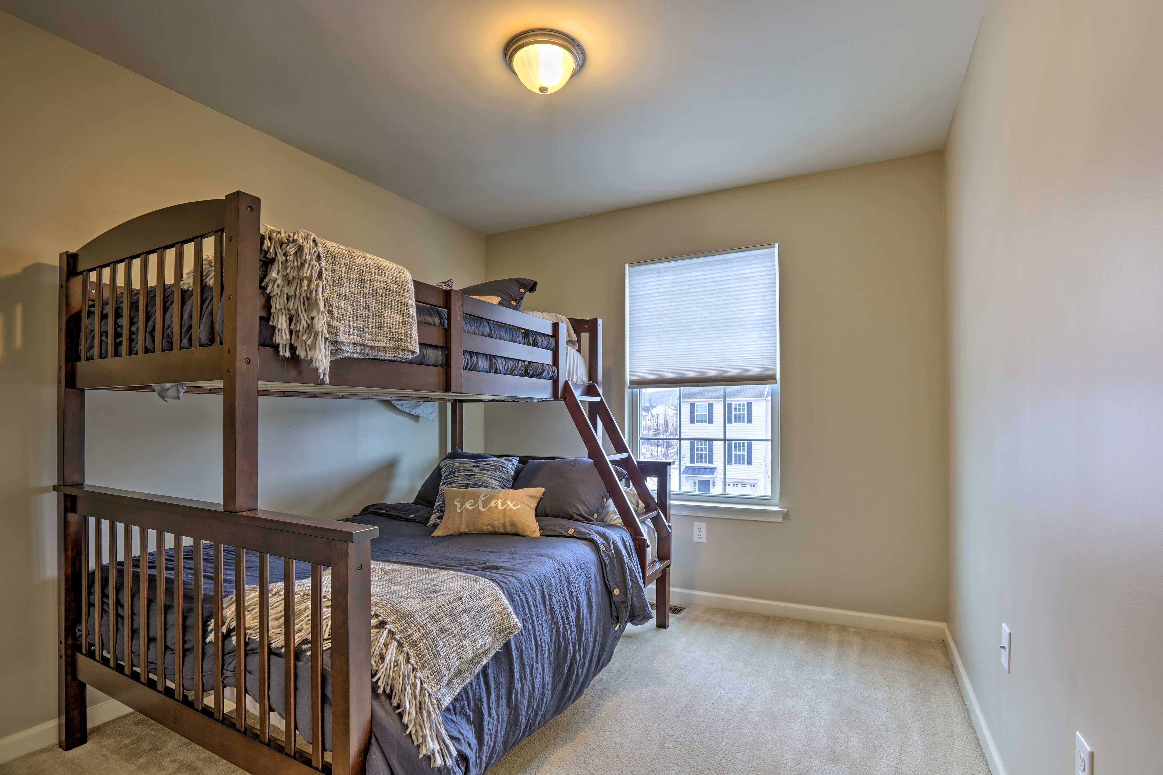 Bedroom 3 | Twin/Full Bunk Bed | Upper Level