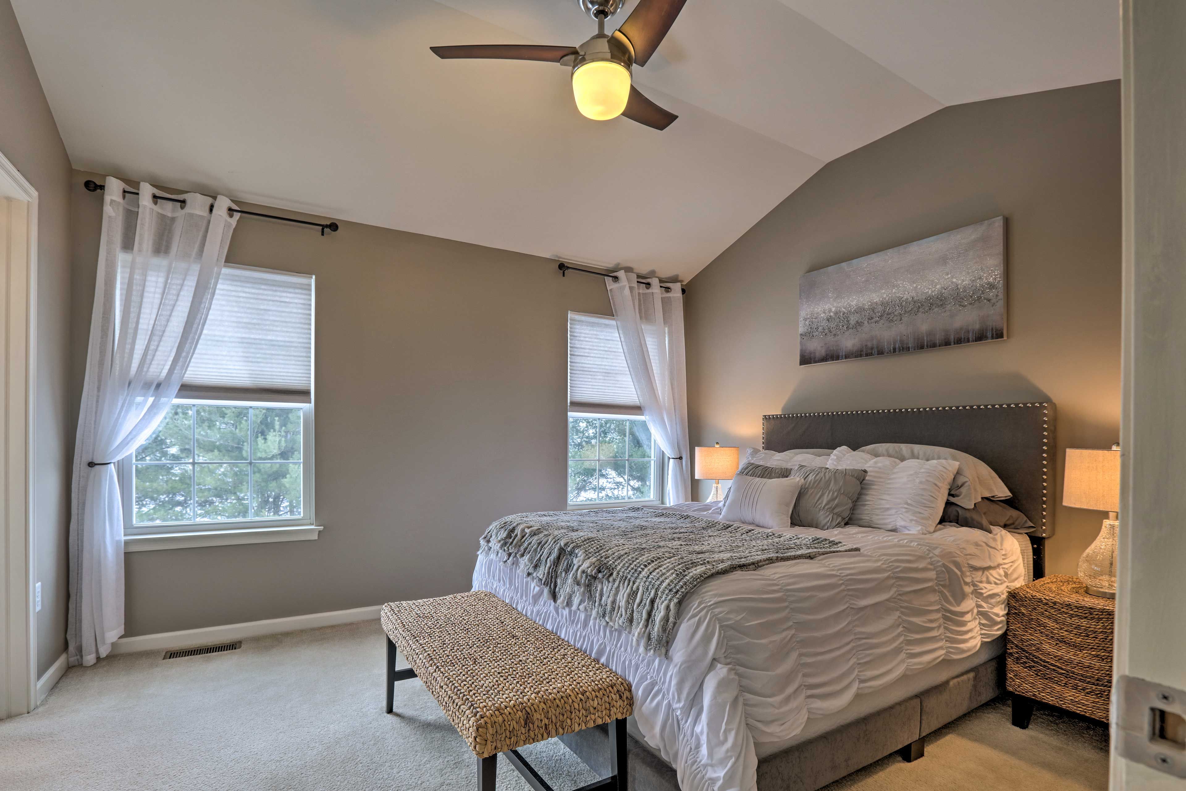 Bedroom 1 | Queen Bed | Linens Provided | Upper Level