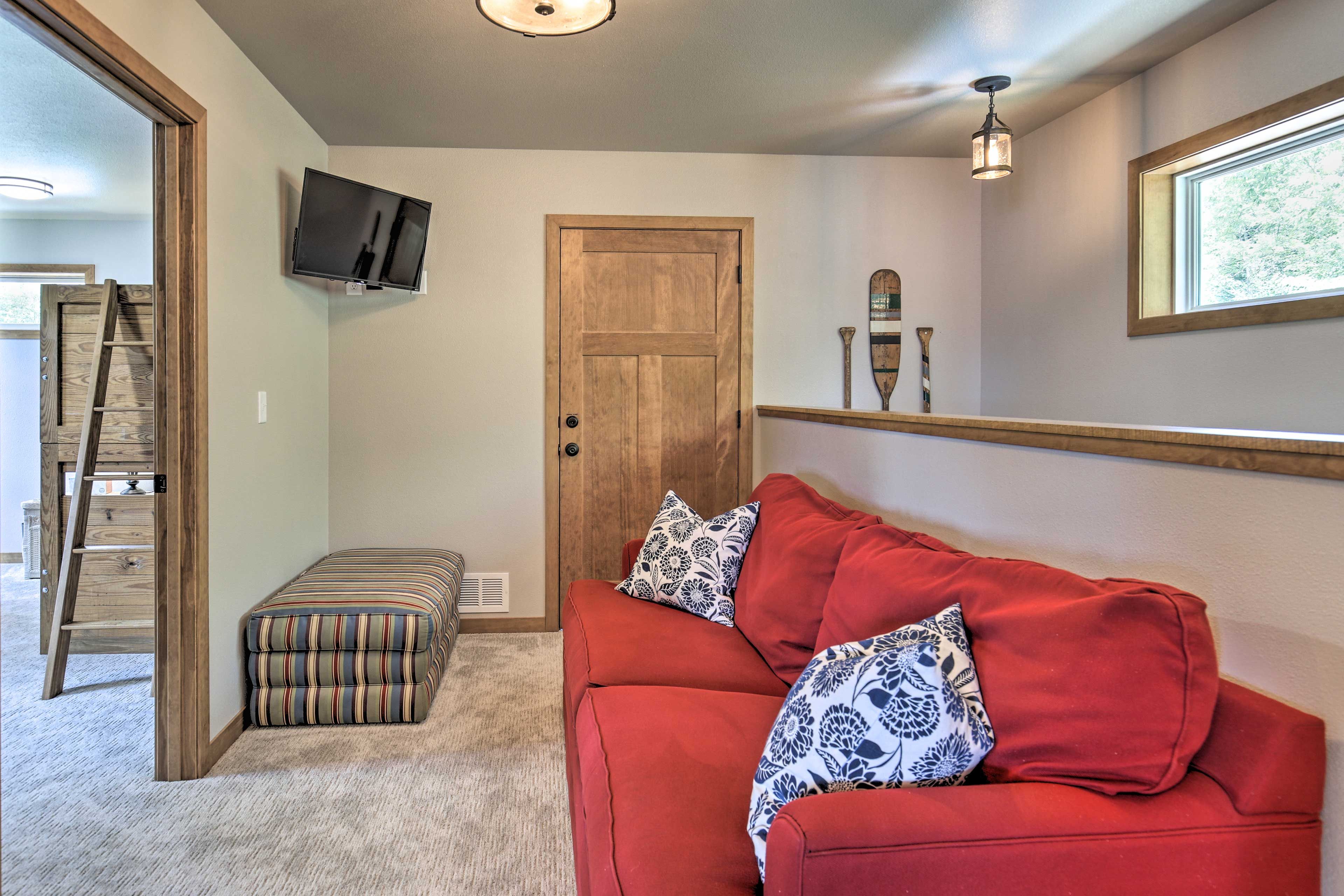 Upstairs Landing | Smart TV