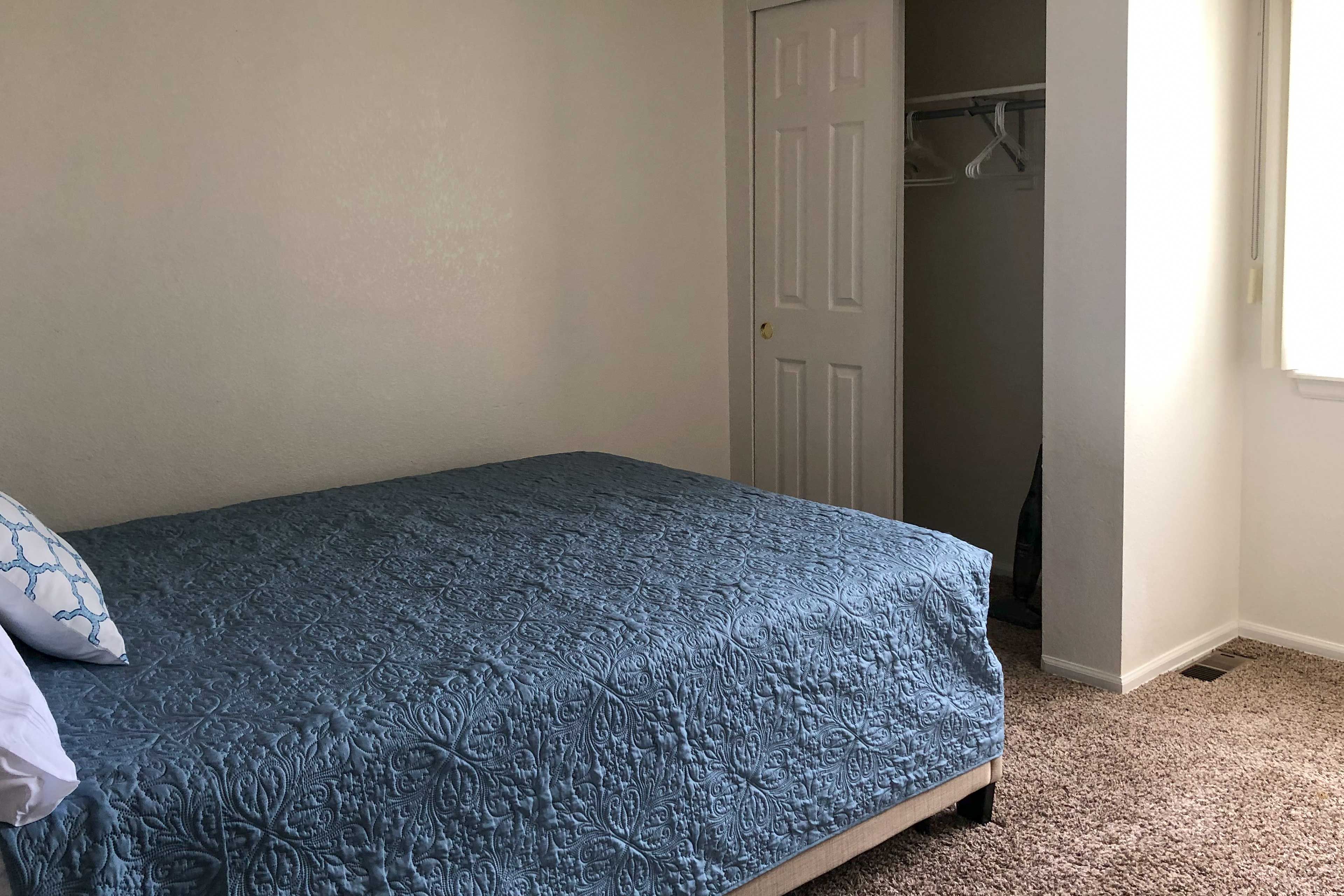 Bedroom 3 | Queen Bed