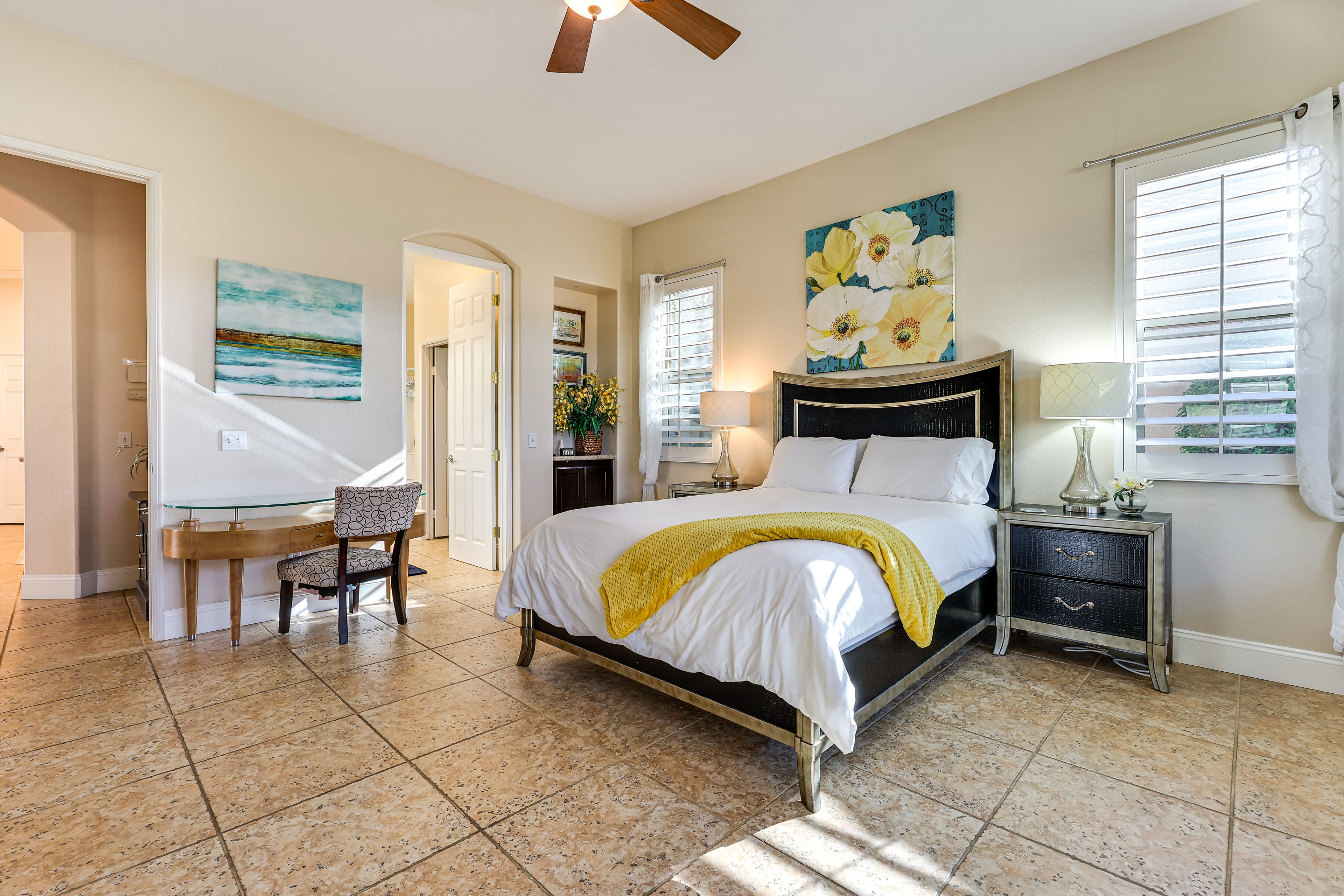 Bedroom 1 | Queen Bed | Smart TV