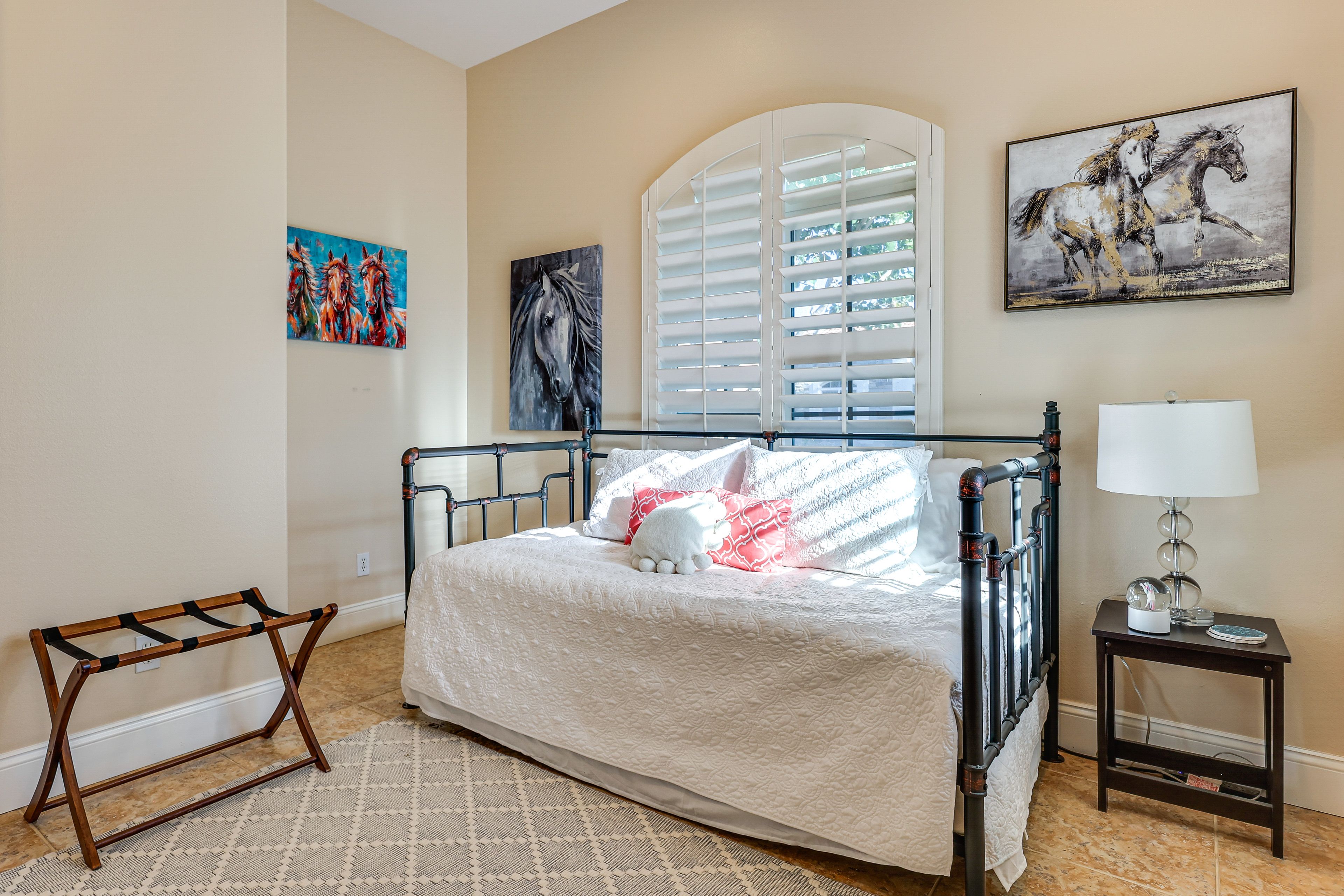 Bedroom 4 | Twin Daybed w/ Twin Trundle