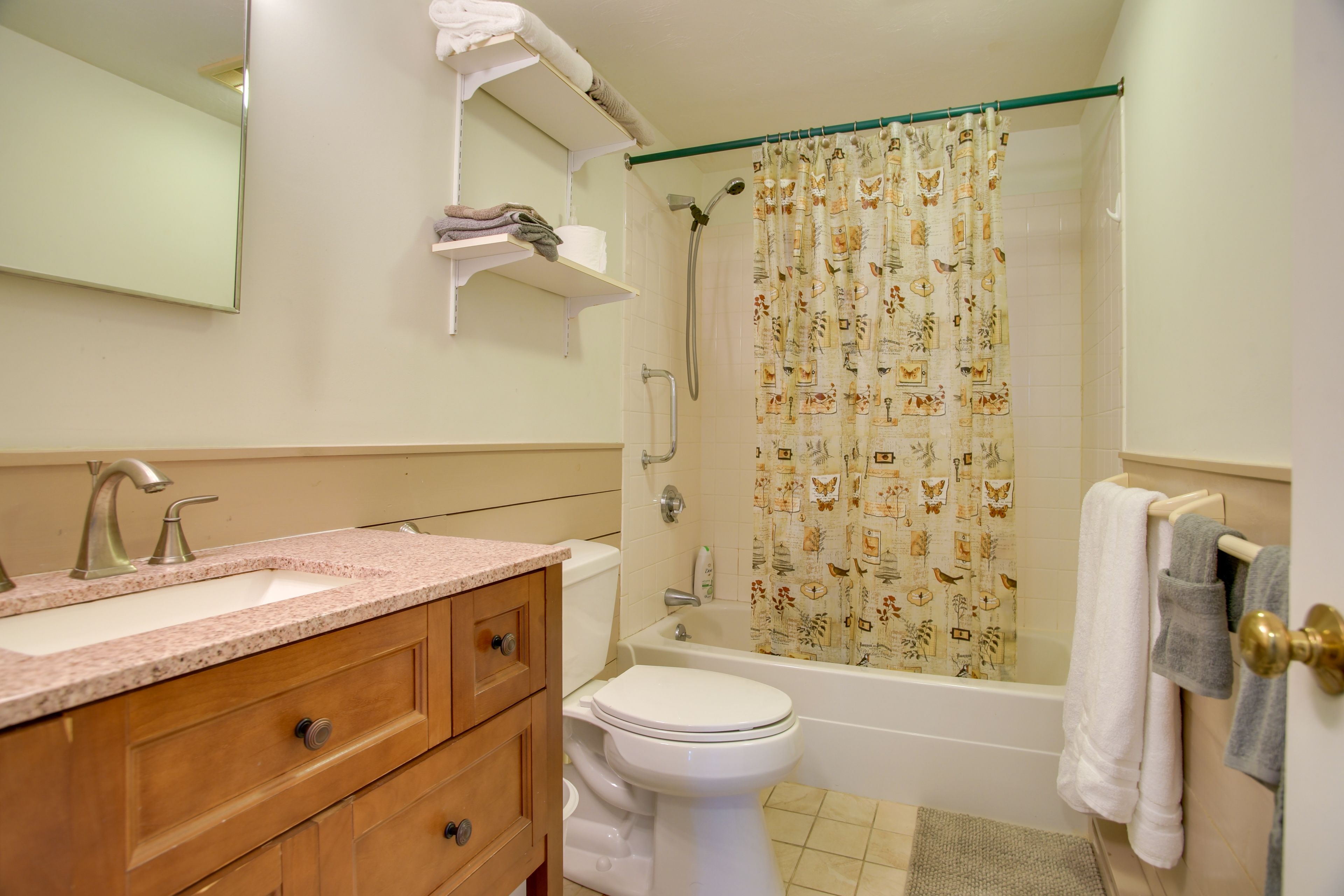 Full Bathroom