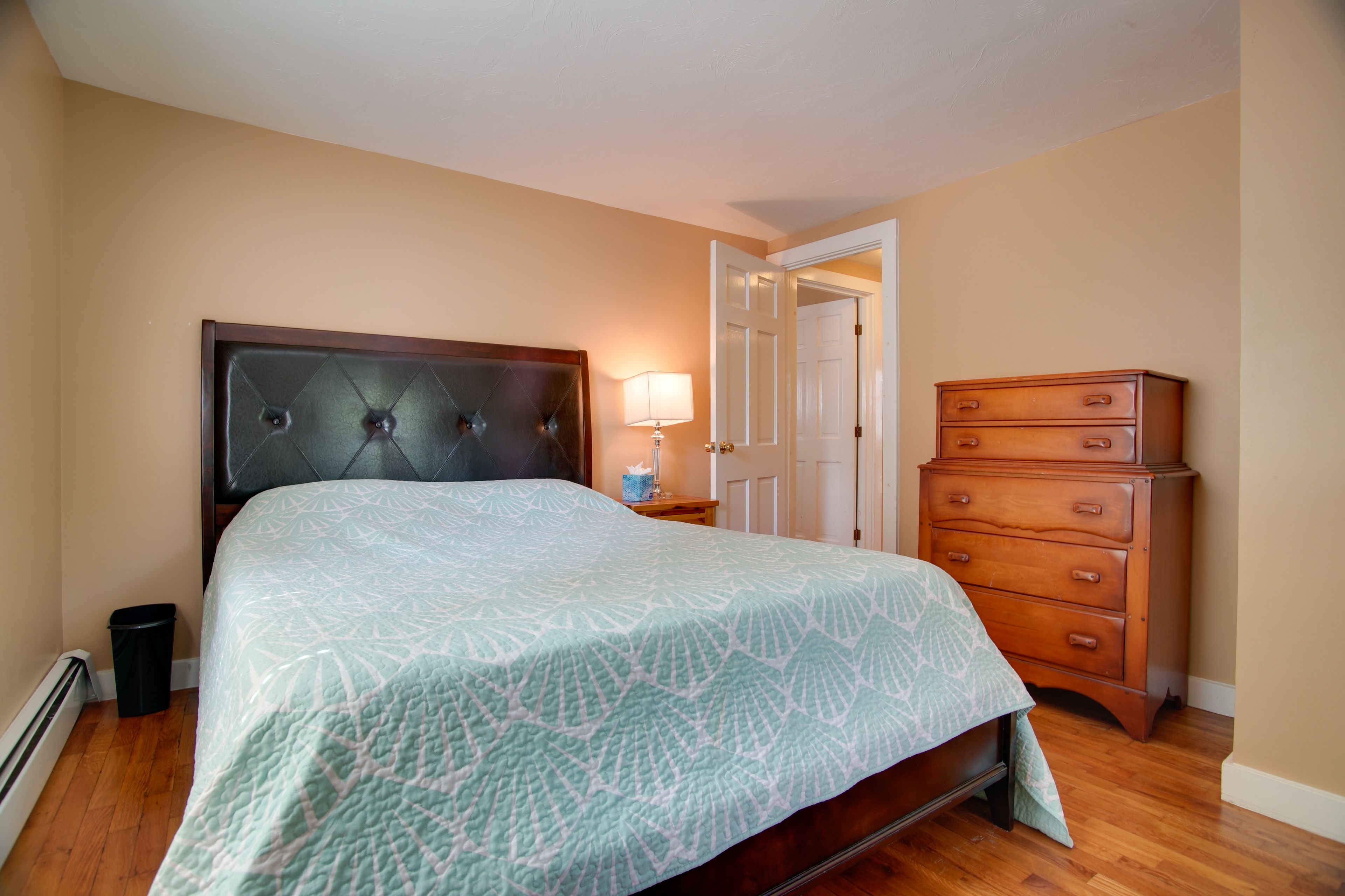 Bedroom 2 | Queen Bed