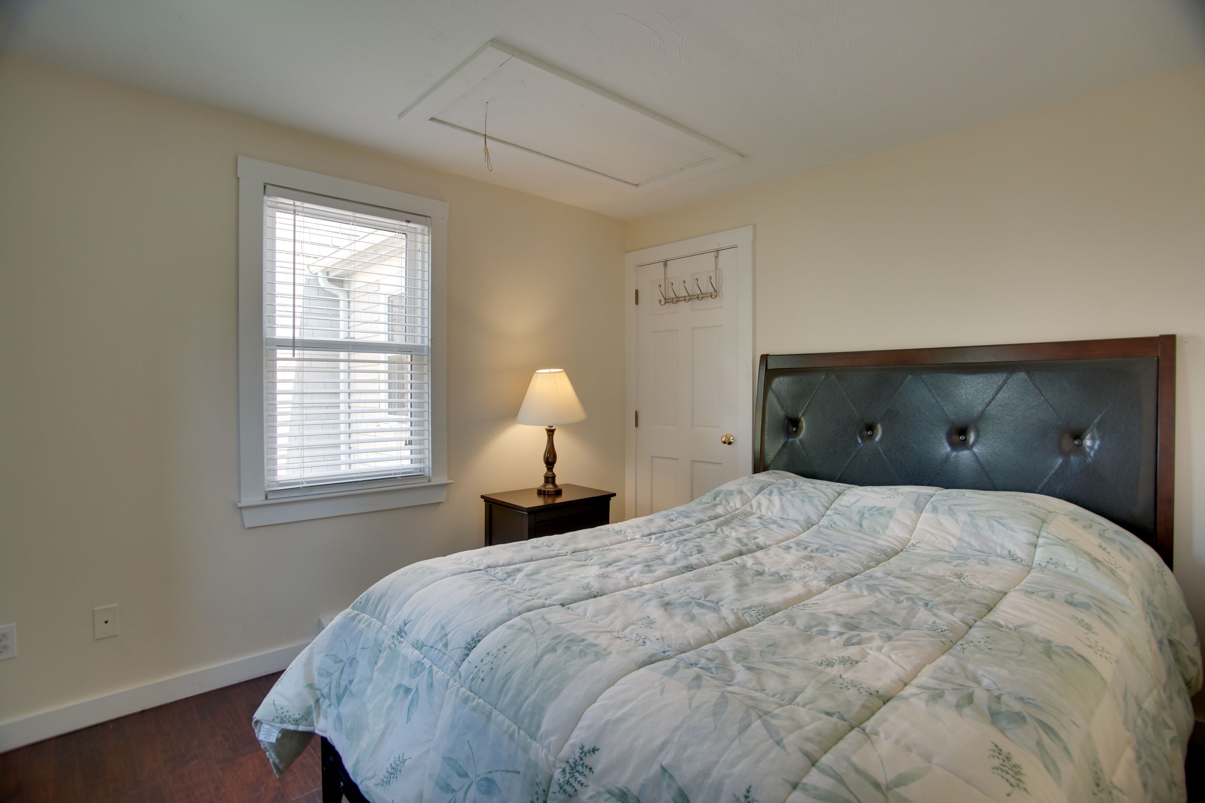 Bedroom 3 | Queen Bed