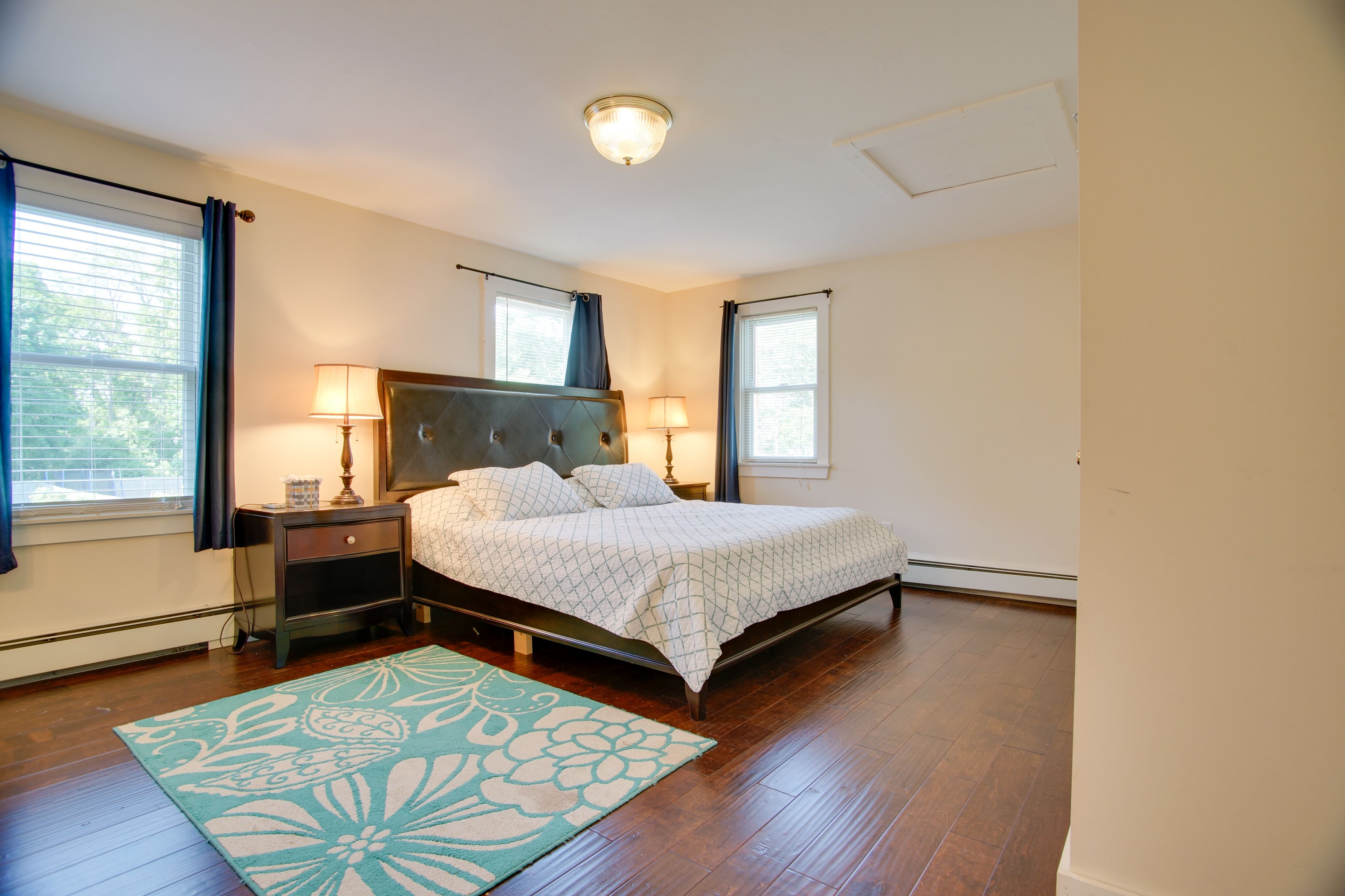 Bedroom 1 | King Bed