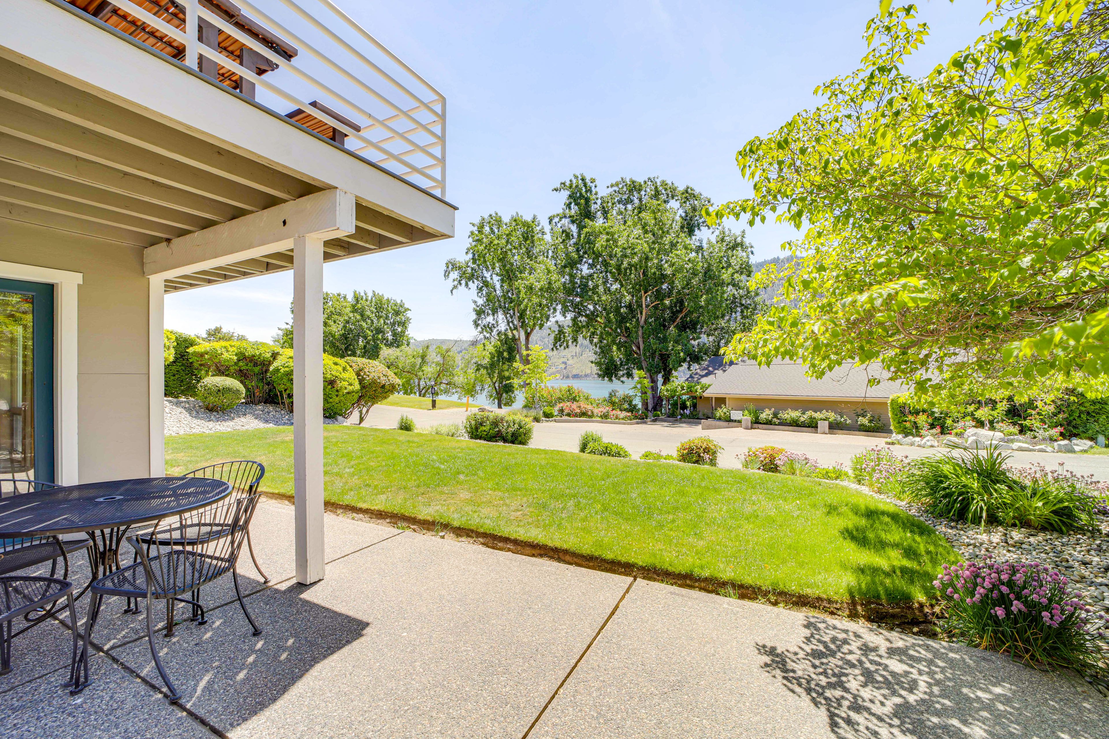 Patio | Outdoor Dining