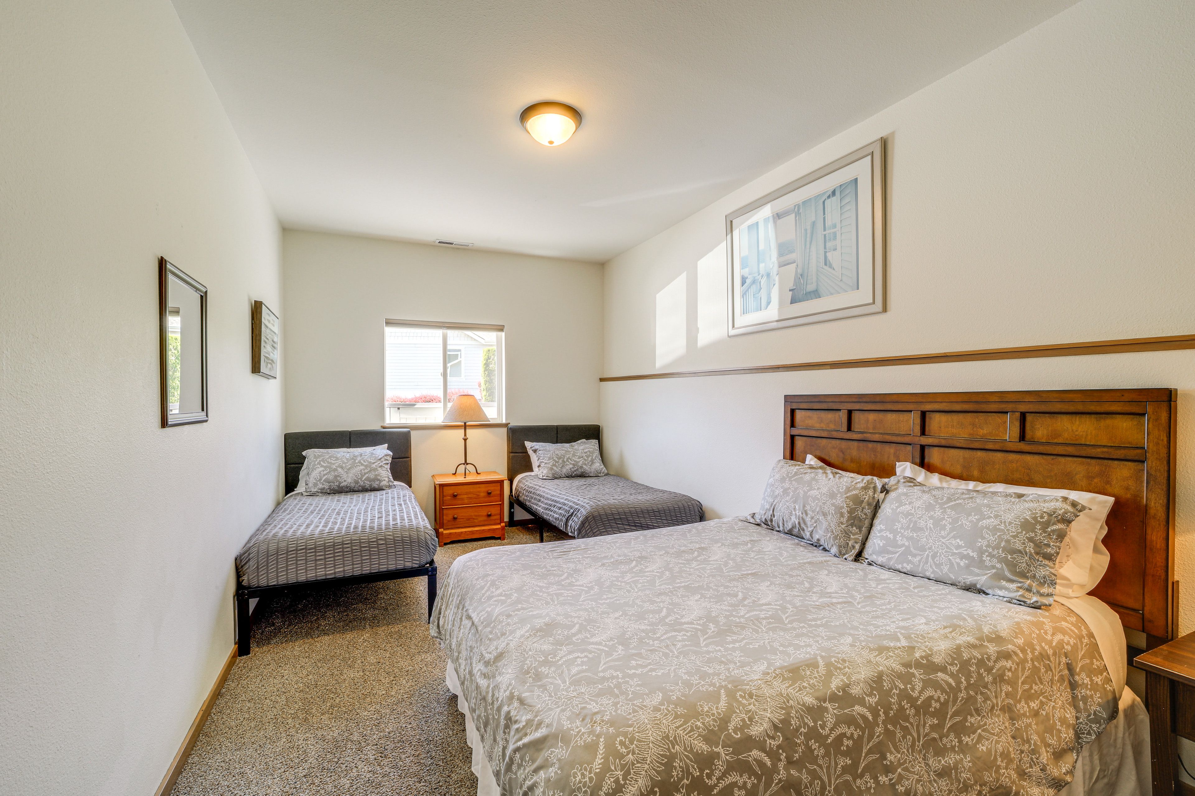 Bedroom 3 | Queen Bed | 2 Twin Beds