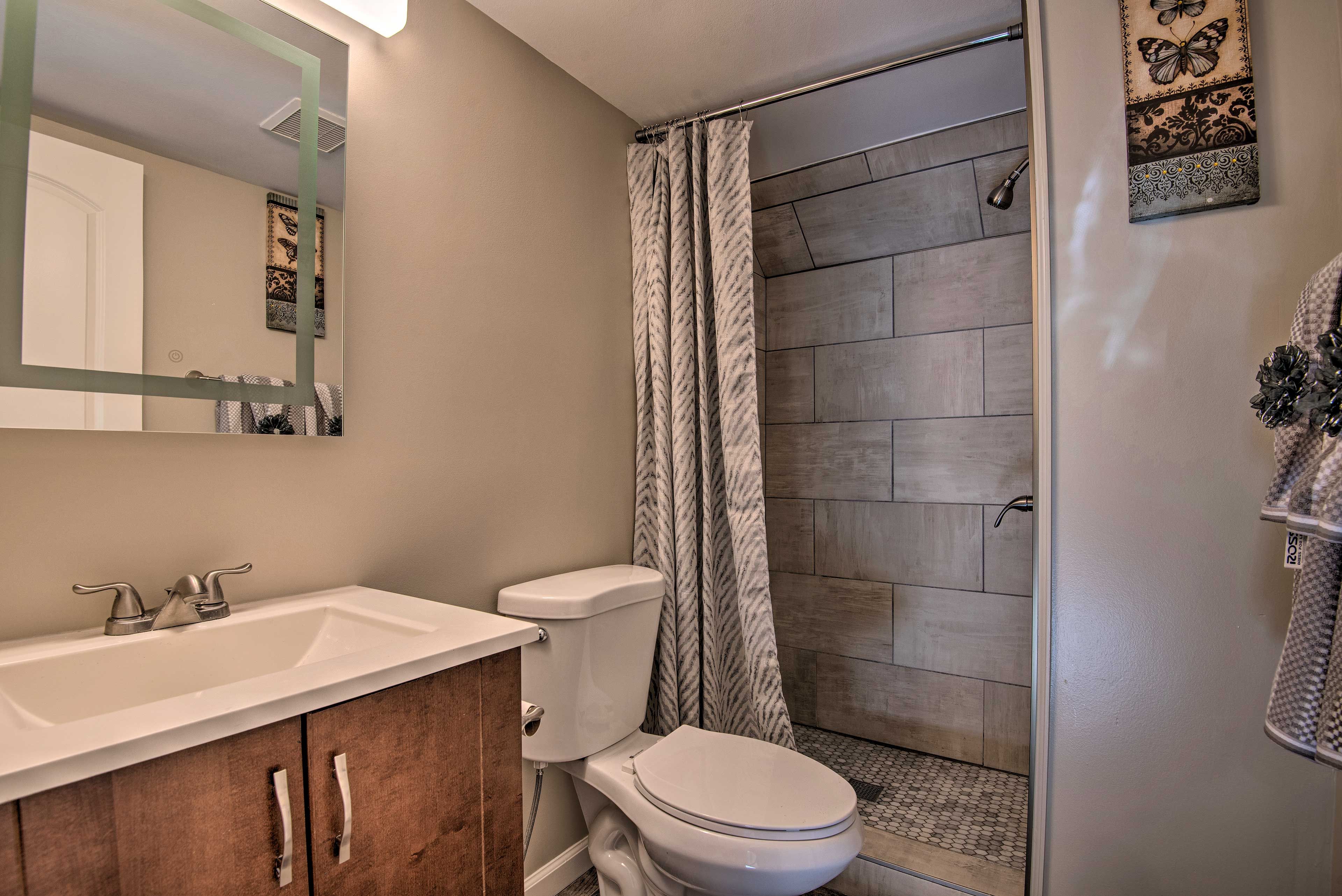 This bathroom is perfect for freshening up before a night in LA.