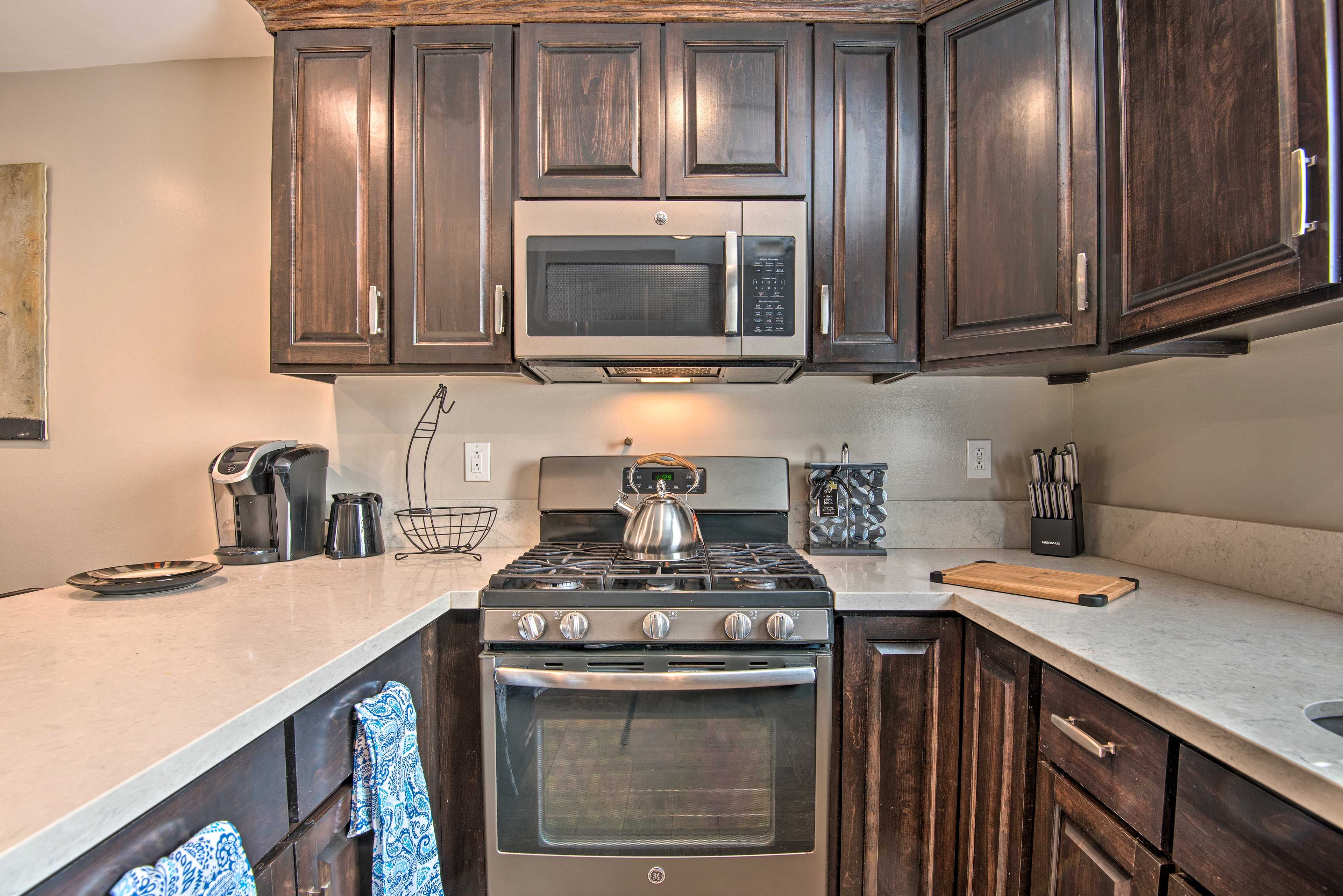 With all the comforts of home this kitchen makes cooking on the go effortless.