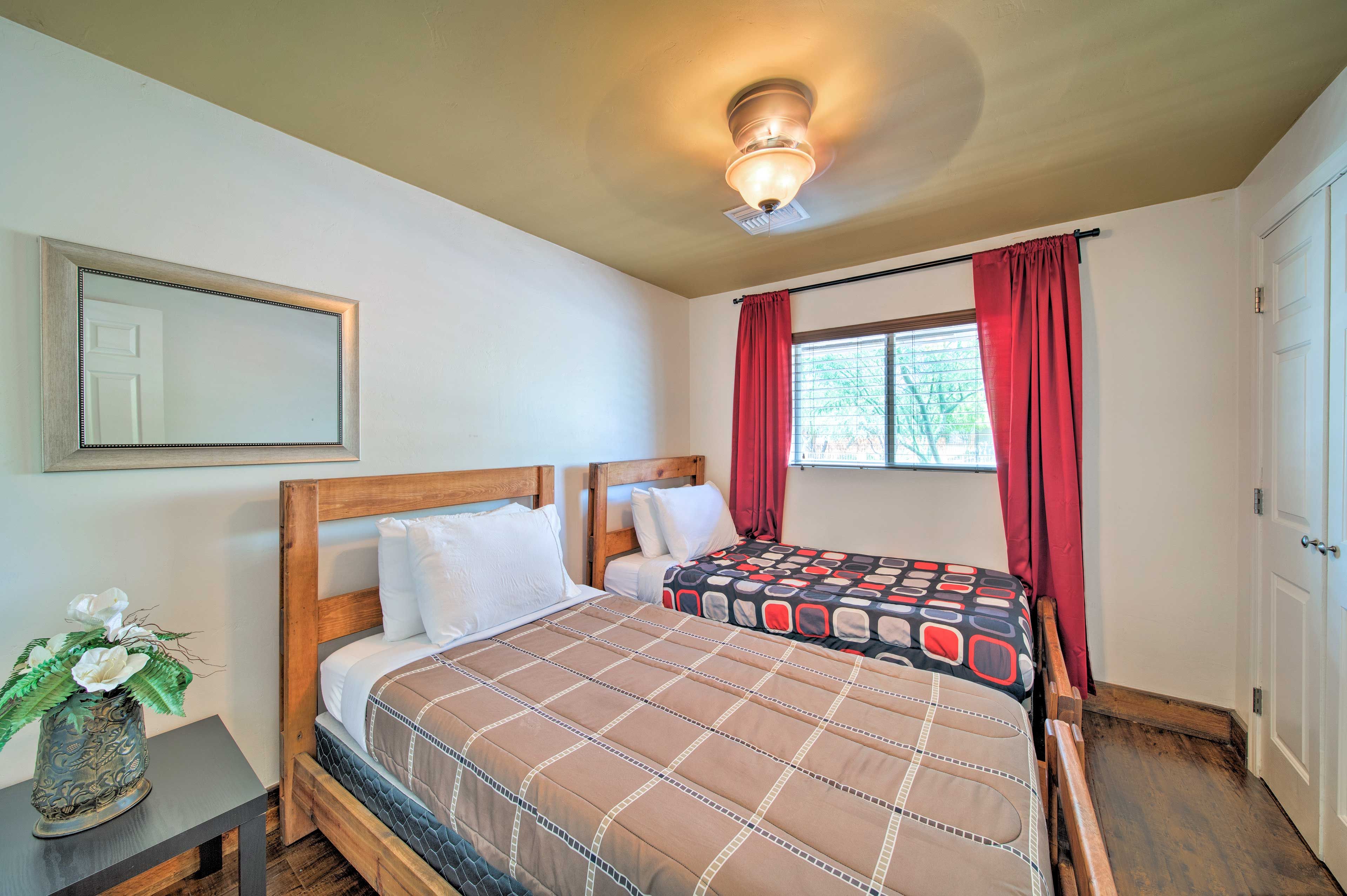 This room offers sleeping arrangements for 2.