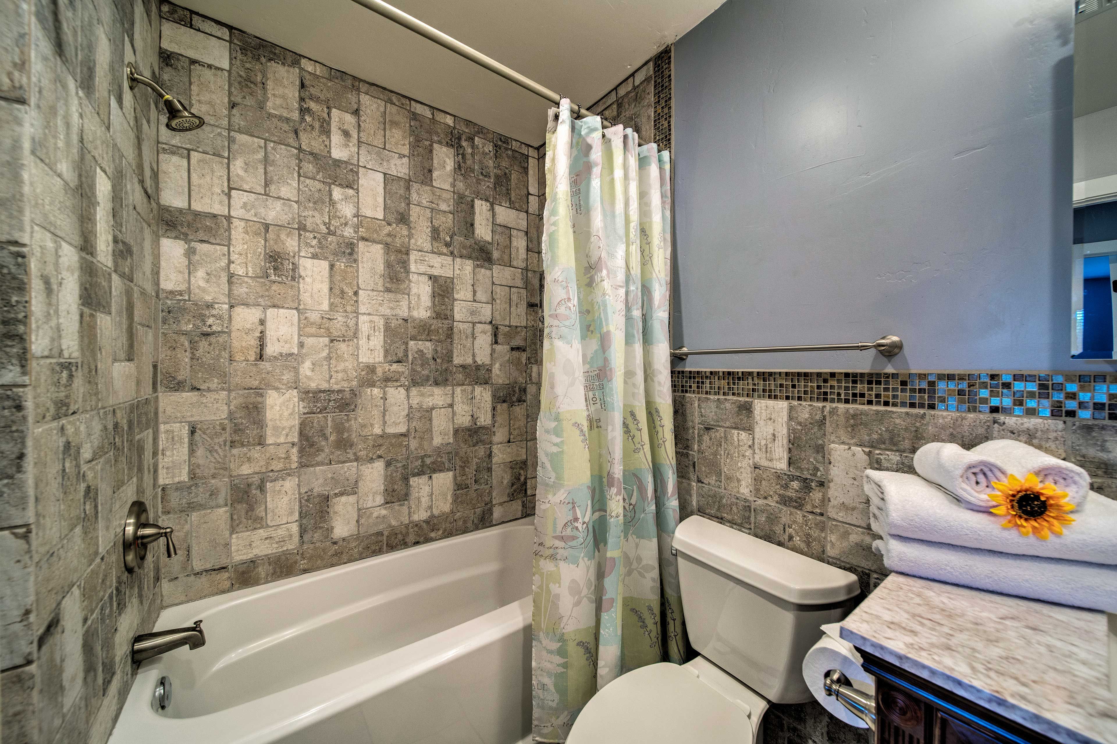 Rinse off in the shower/tub combo.