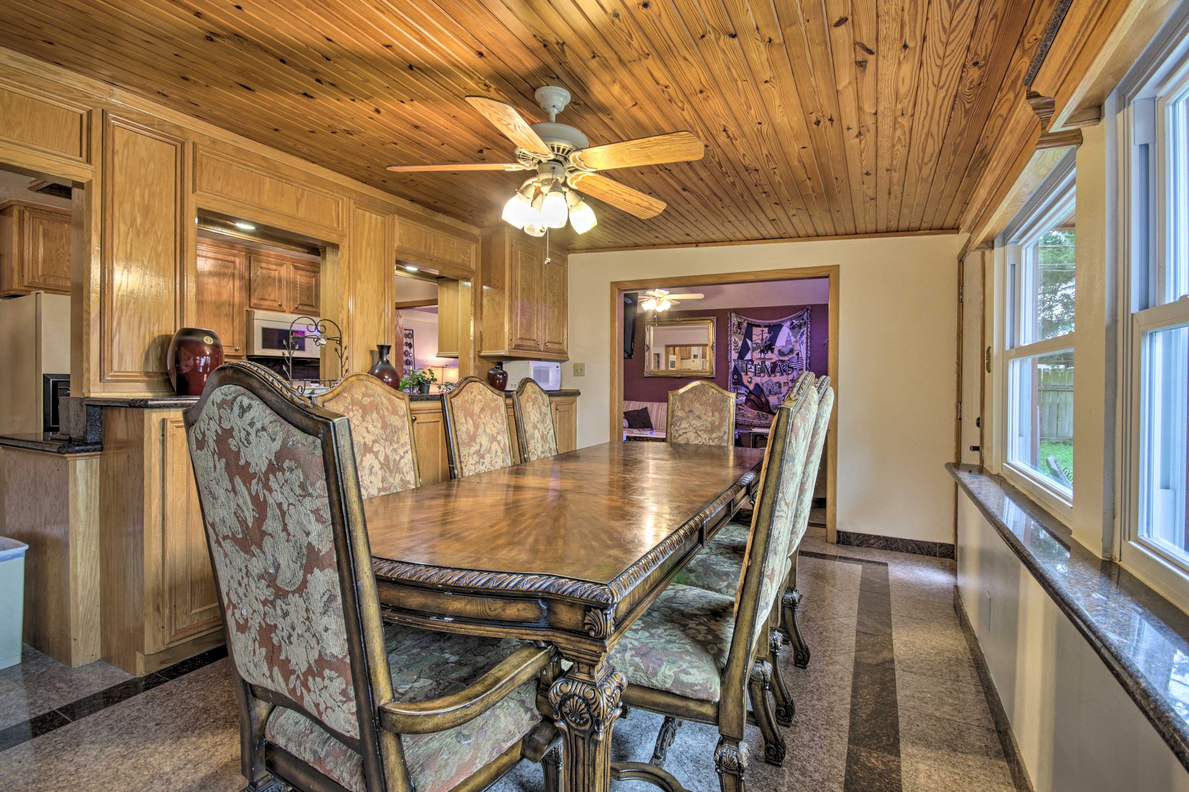 Host a friendsgiving at the formal dining table at this vacation rental!