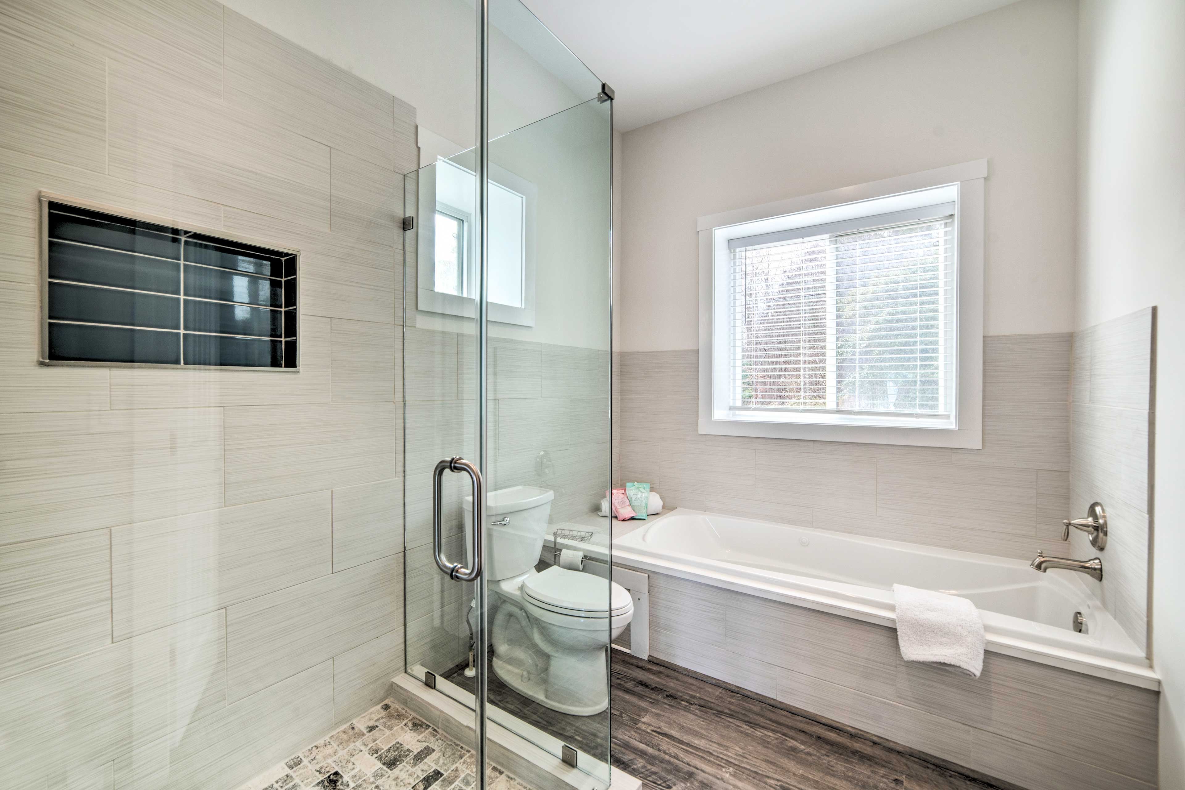 En-Suite Bathroom | Towels Provided | 1st Floor