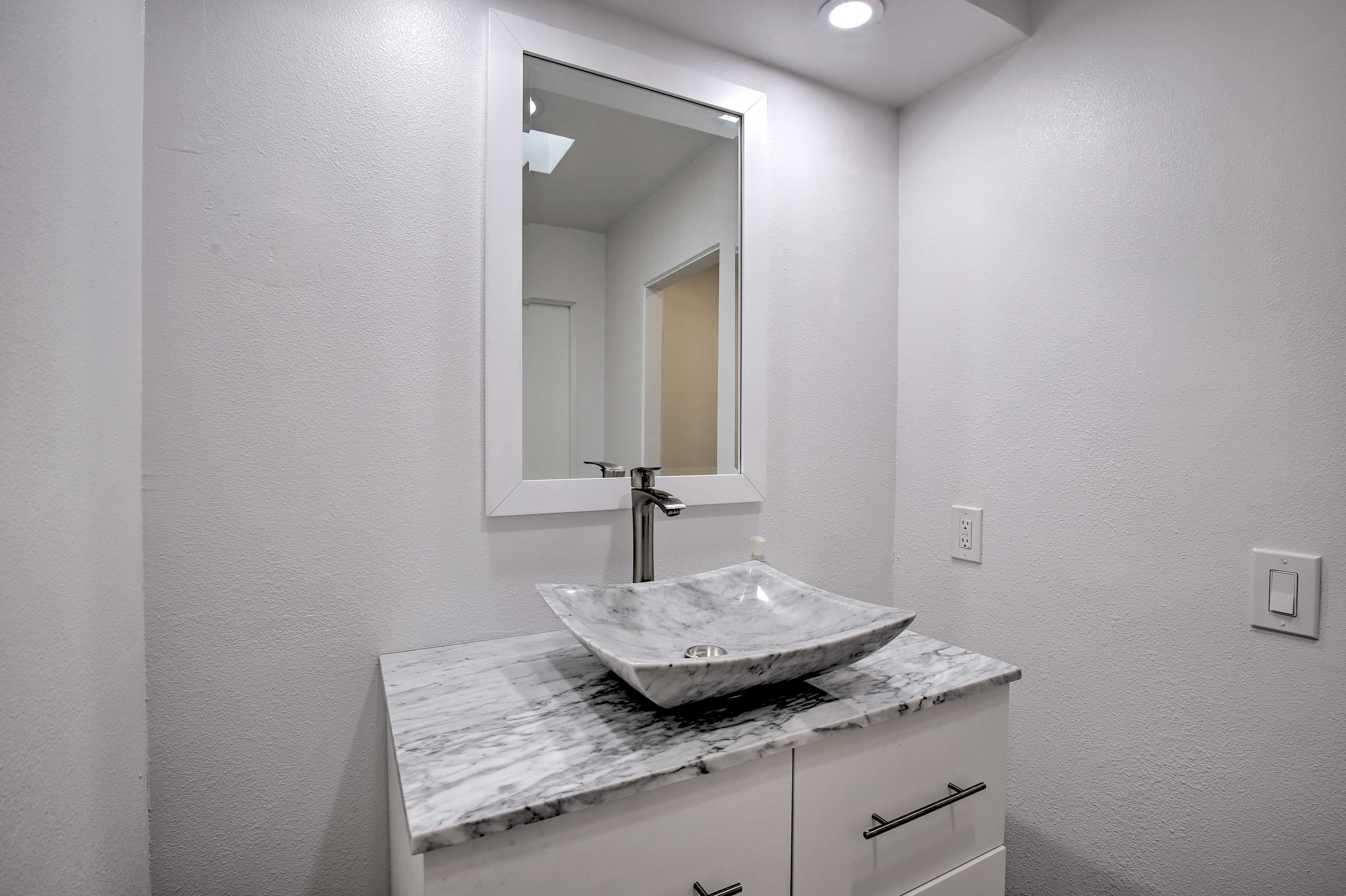 Fresh towels can be found in all 3 bathrooms.